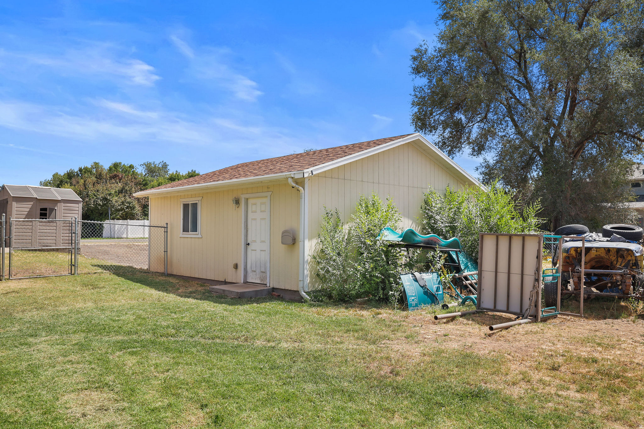 main property photo 32