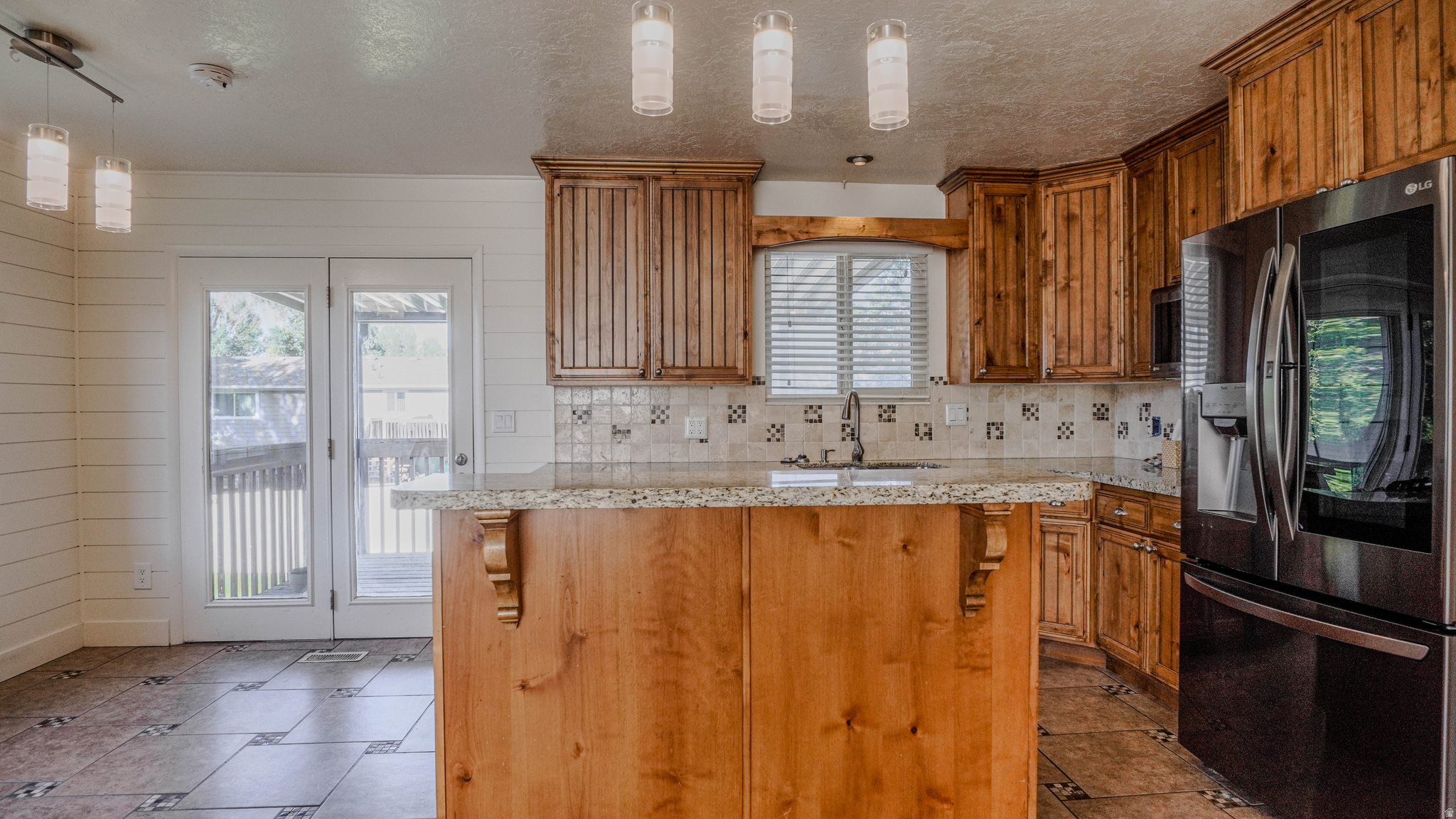 main property photo 10