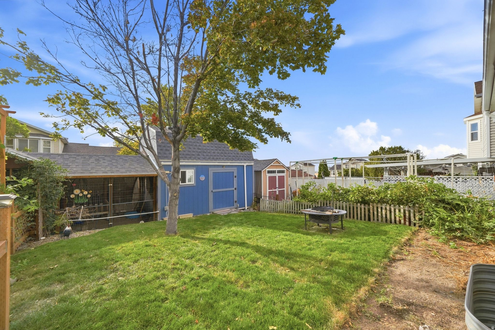 main property photo 28