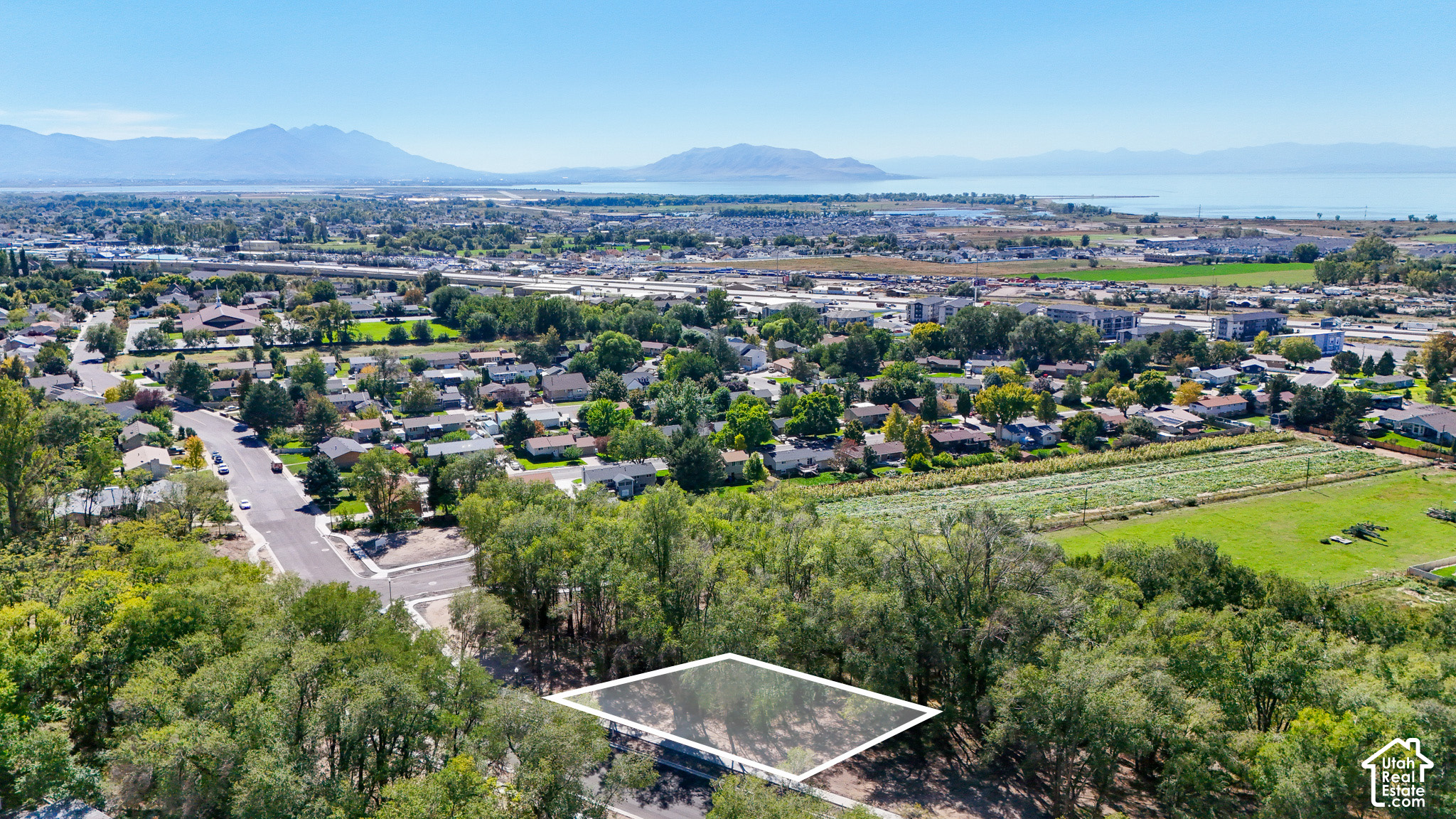 main property photo 13