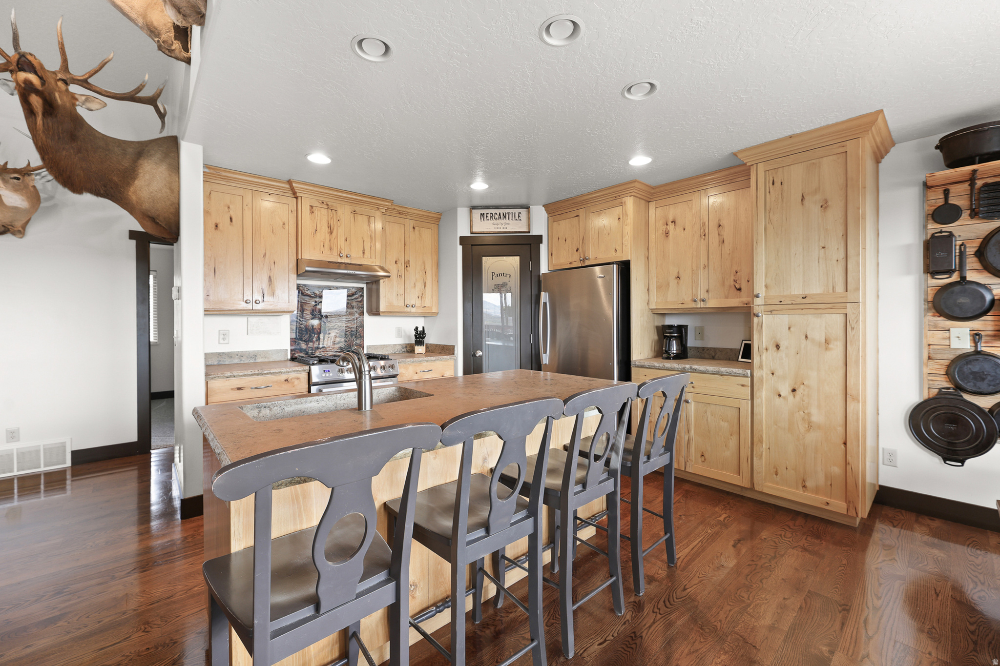 main property photo 19