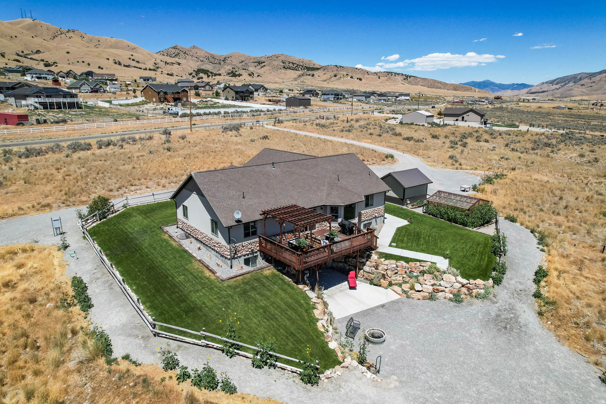 main property photo 4