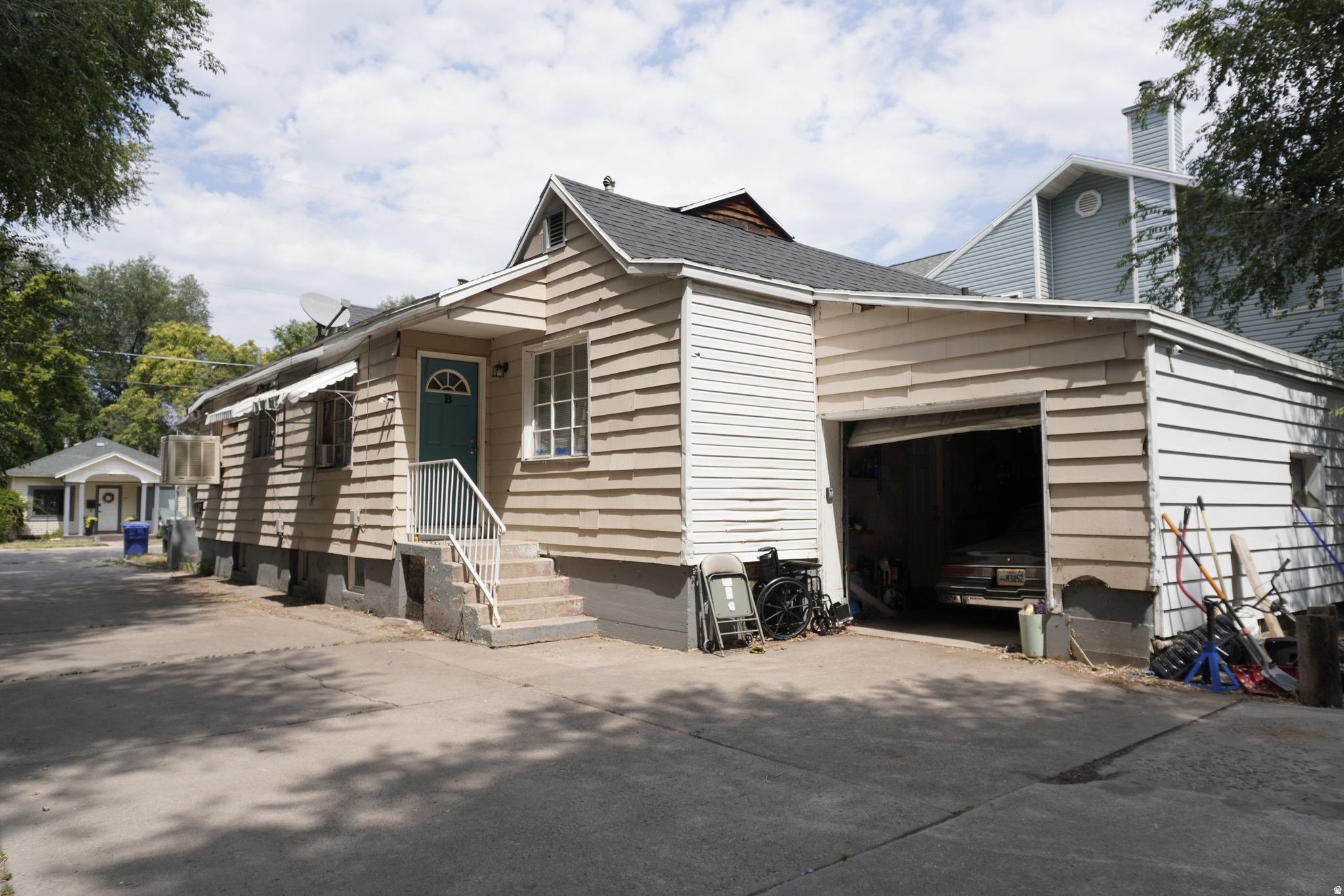 main property photo 13