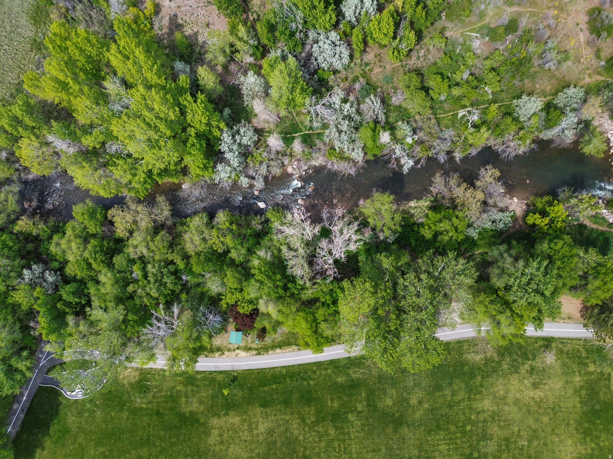 main property photo 28