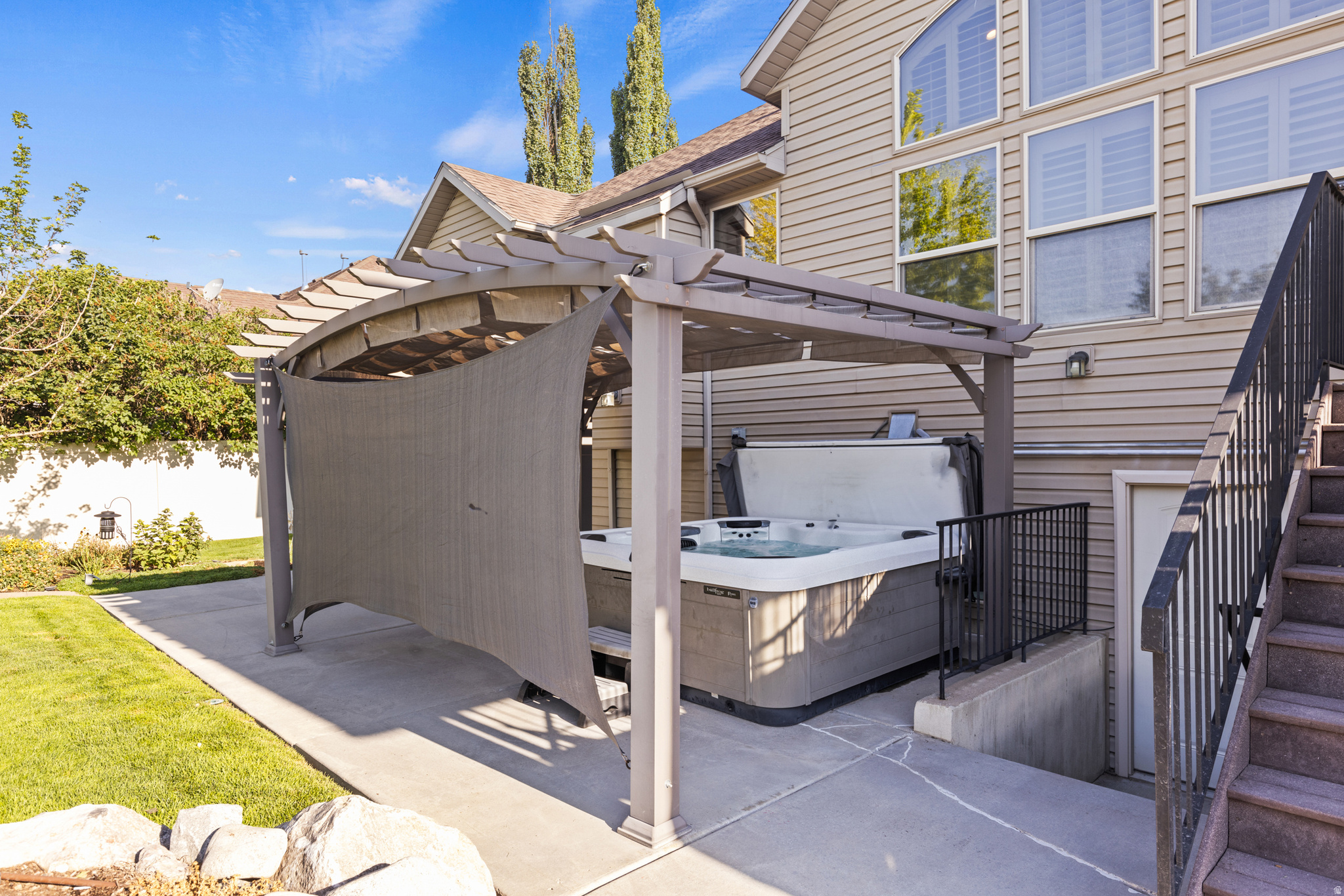 main property photo 29