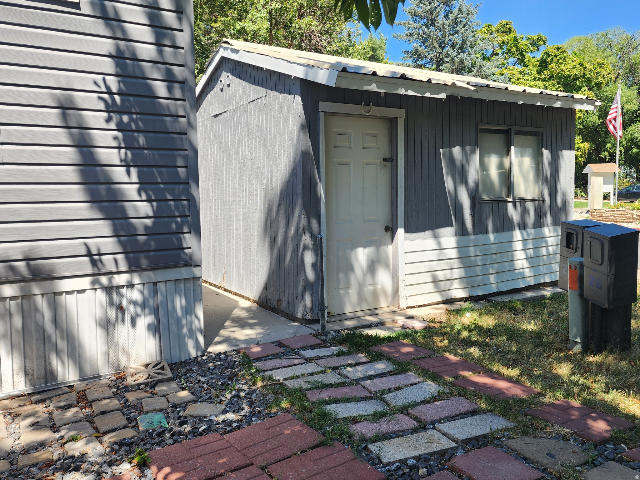 main property photo 20