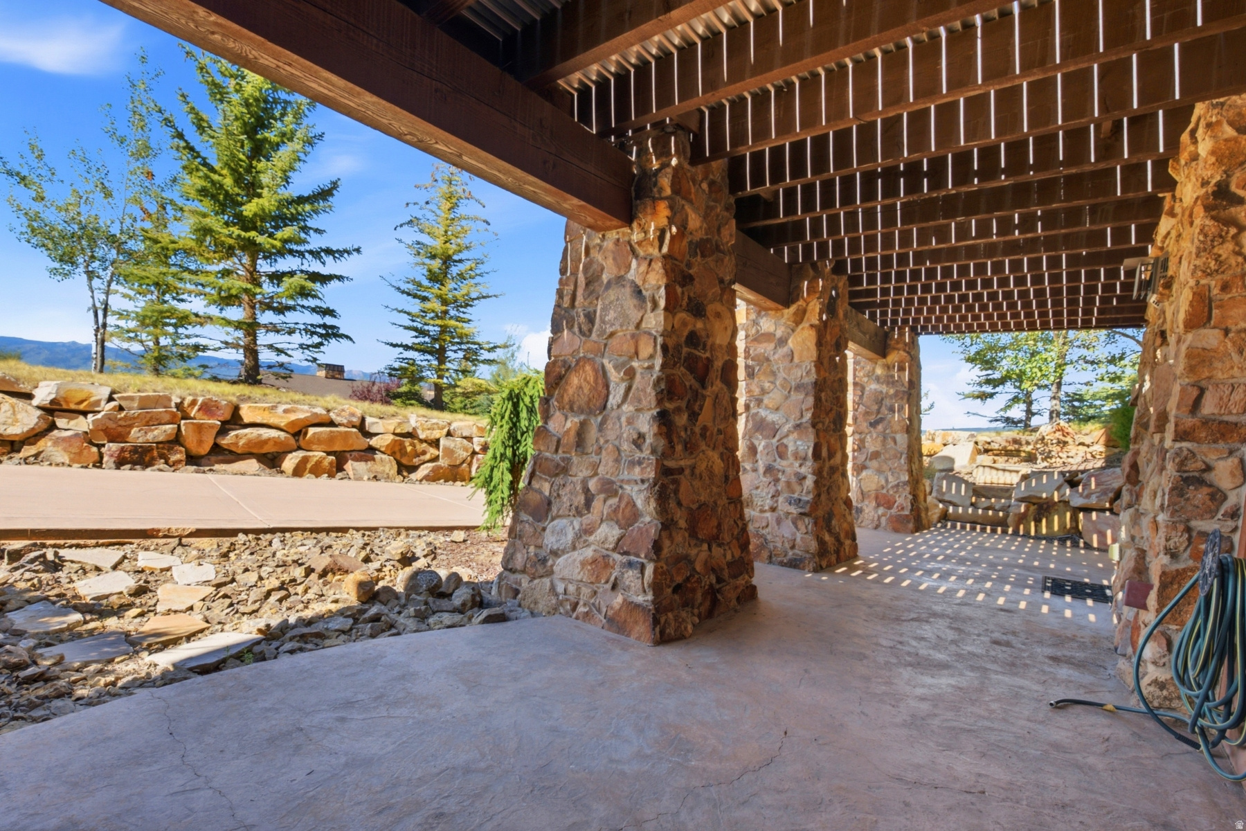 main property photo 83