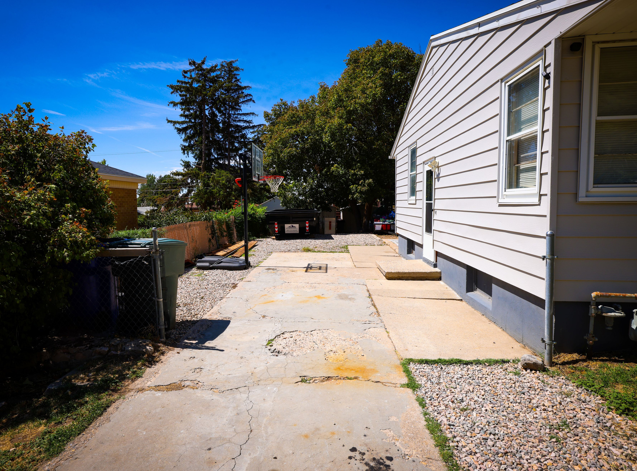 main property photo 23