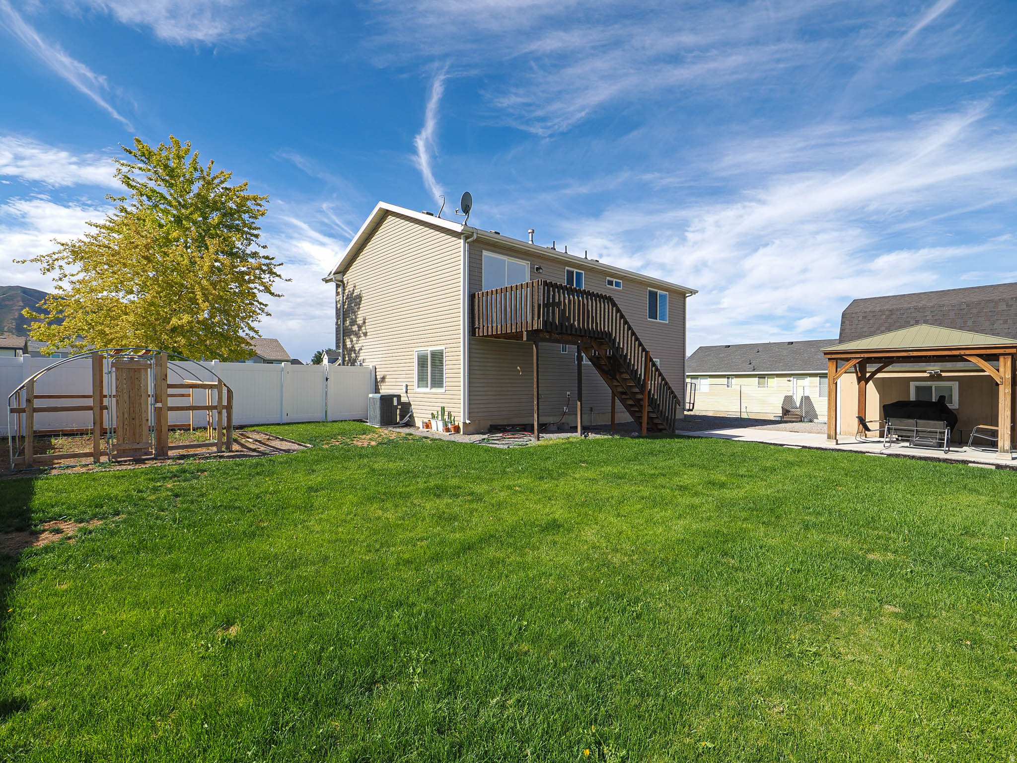 main property photo 26