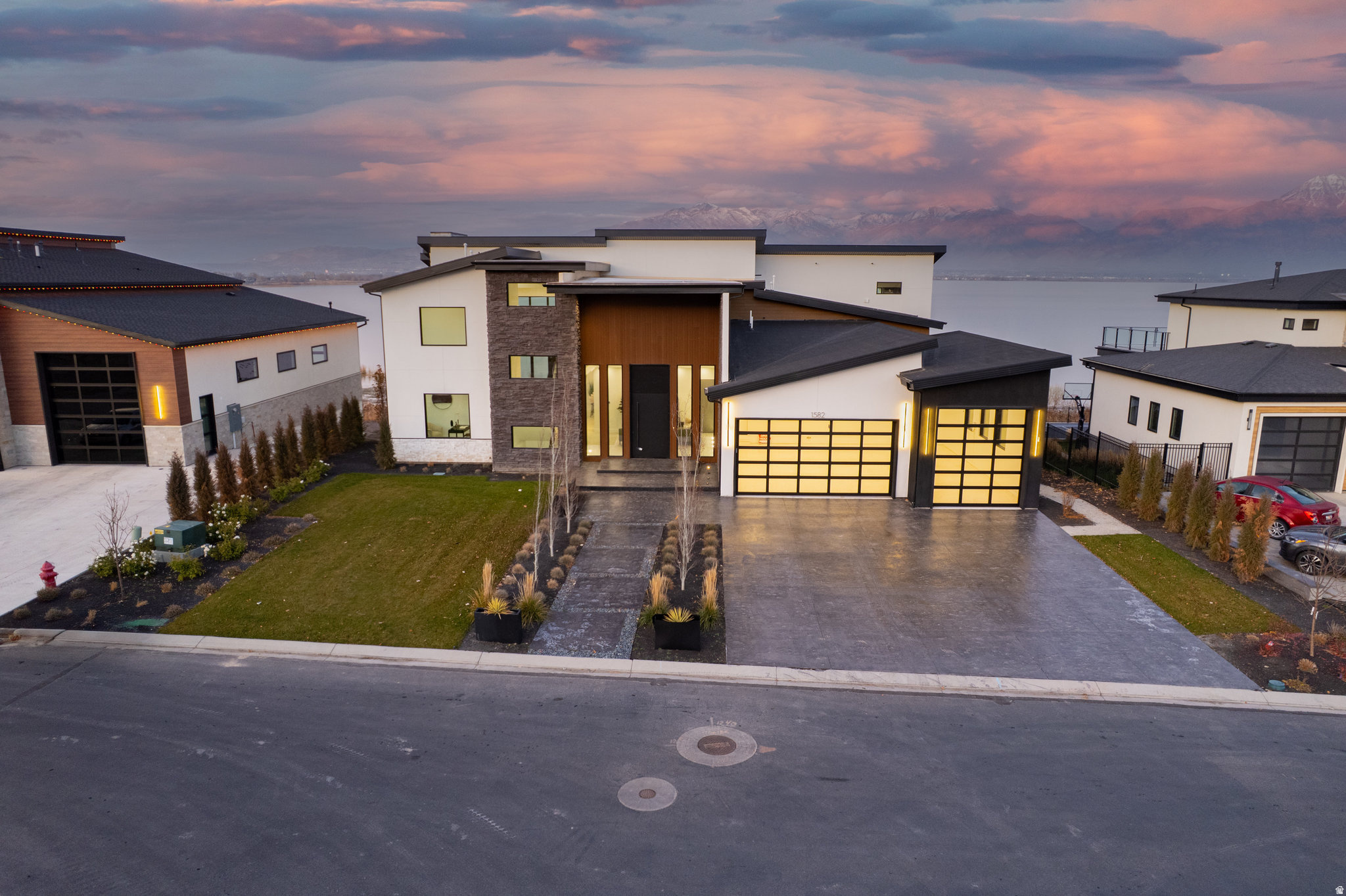 main property photo 0
