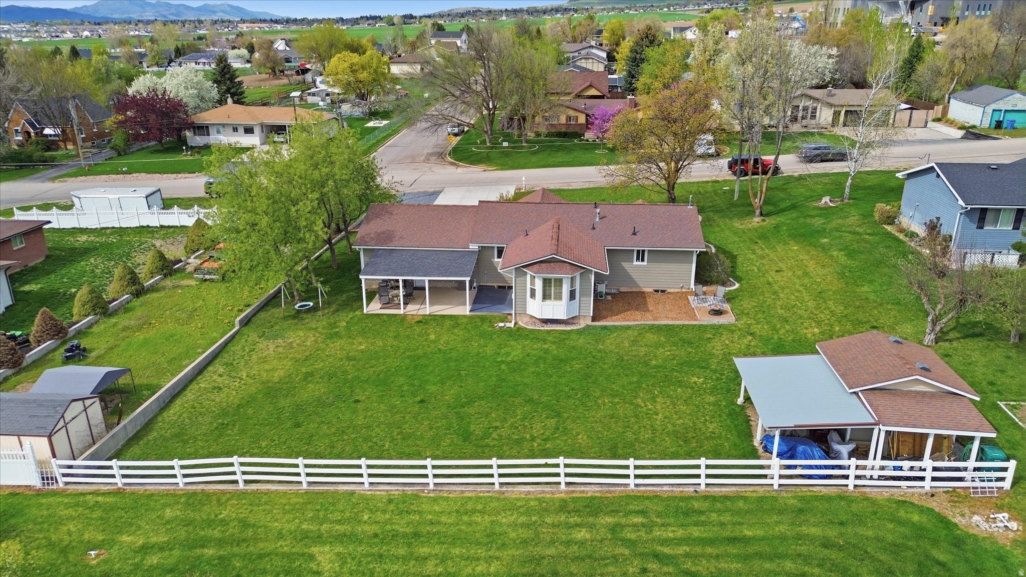 main property photo 28