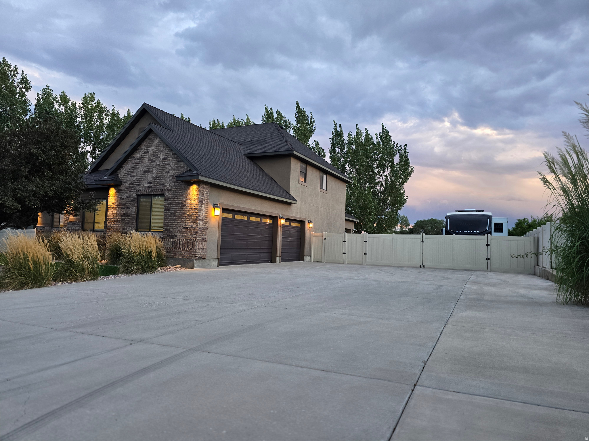 main property photo 36