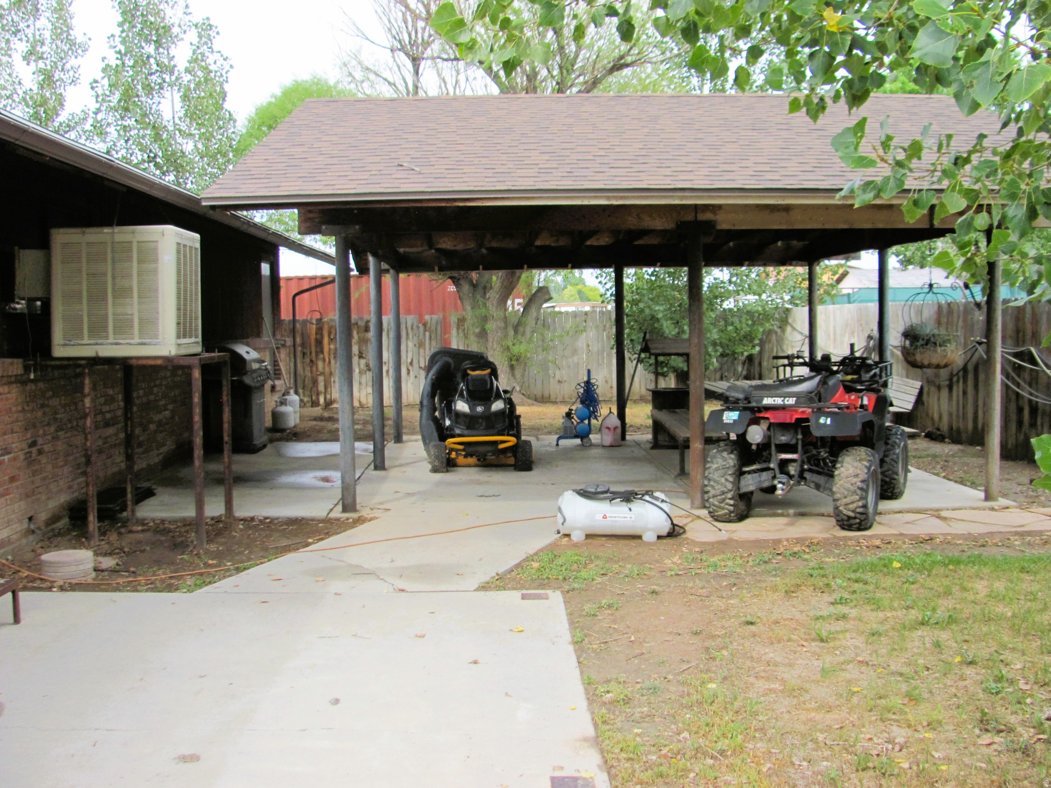 main property photo 31