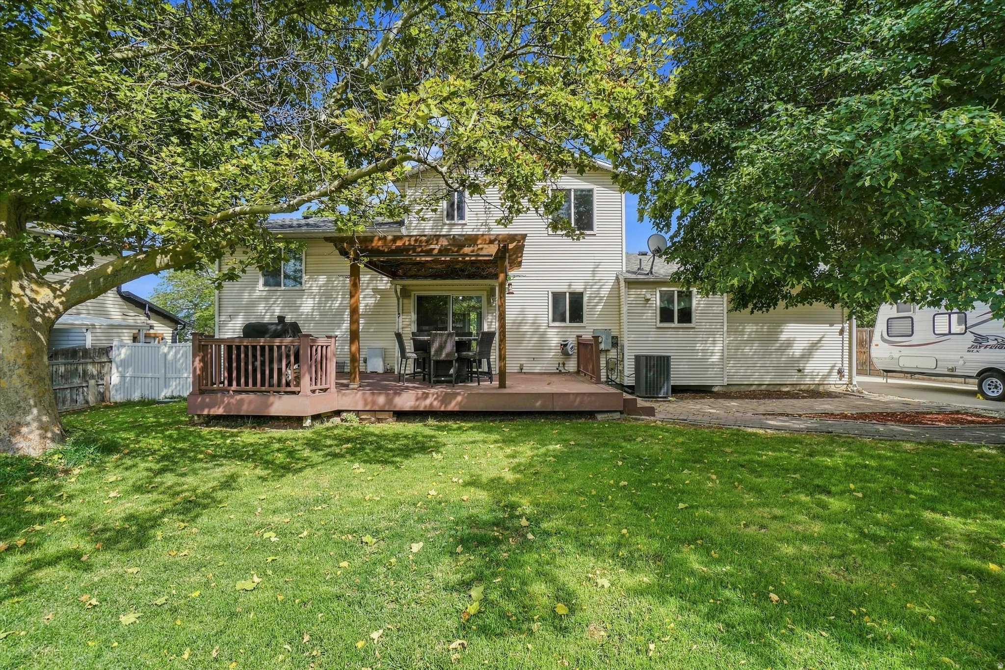main property photo 32