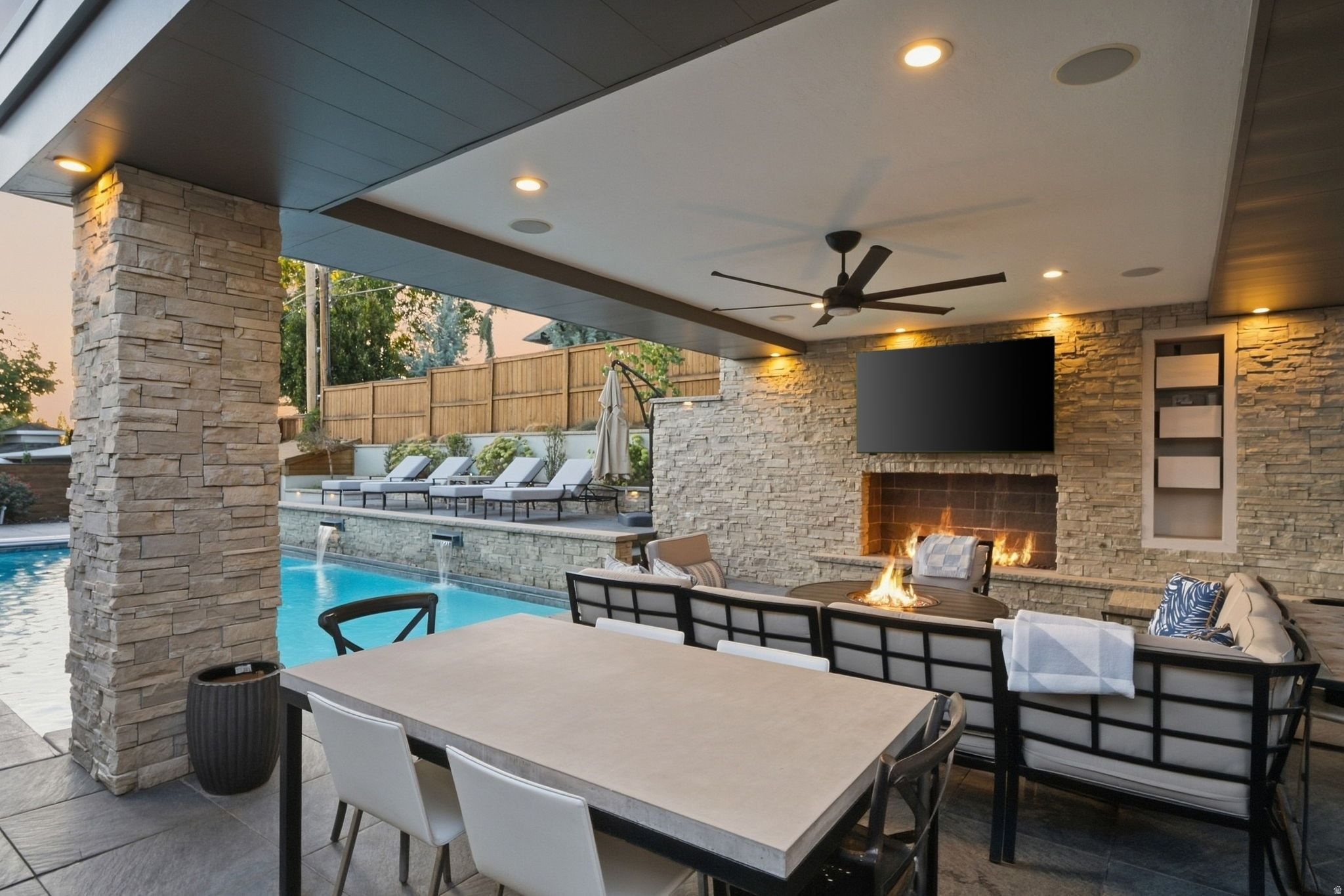 main property photo 75