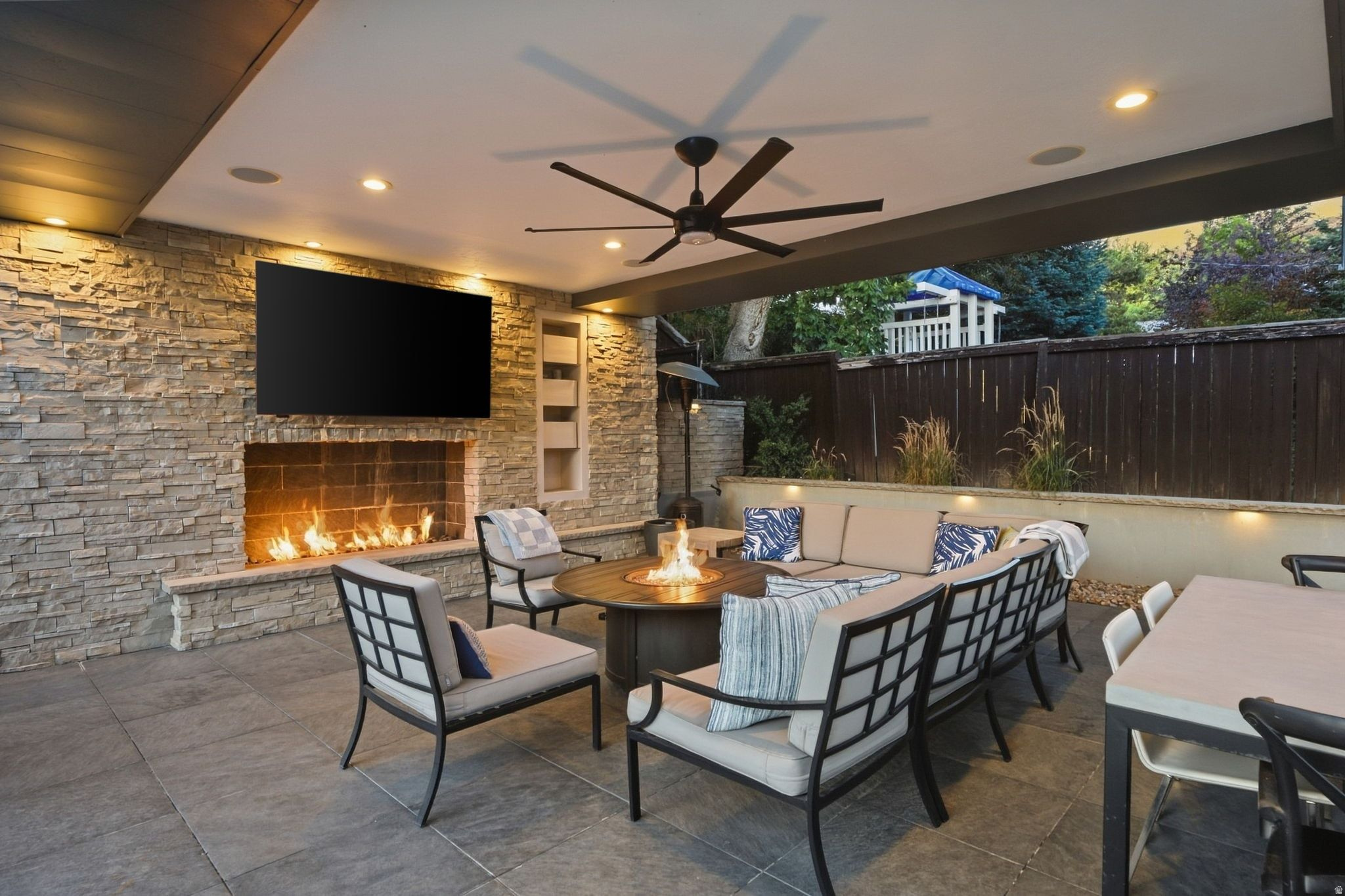 main property photo 78