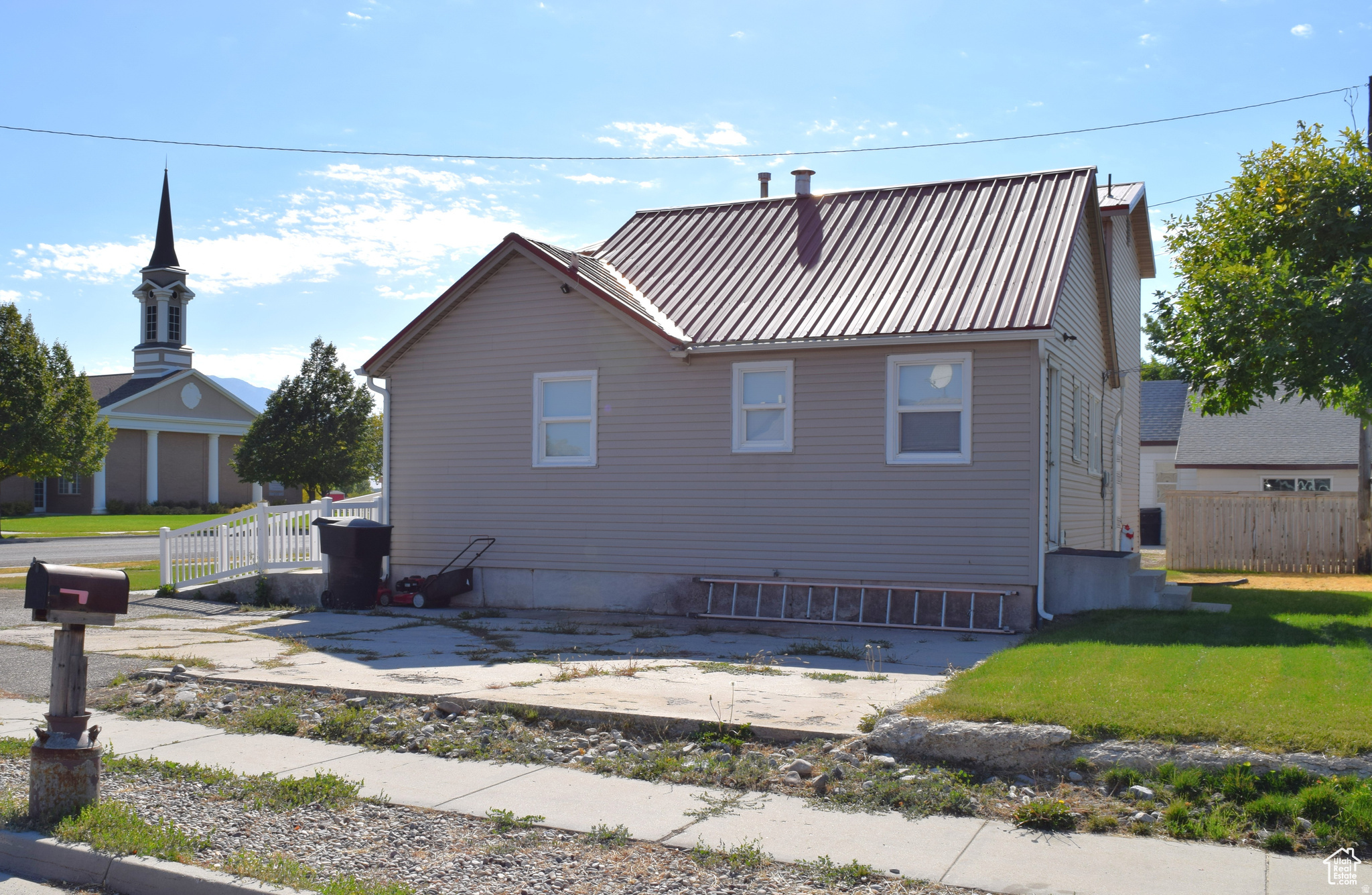 main property photo 8