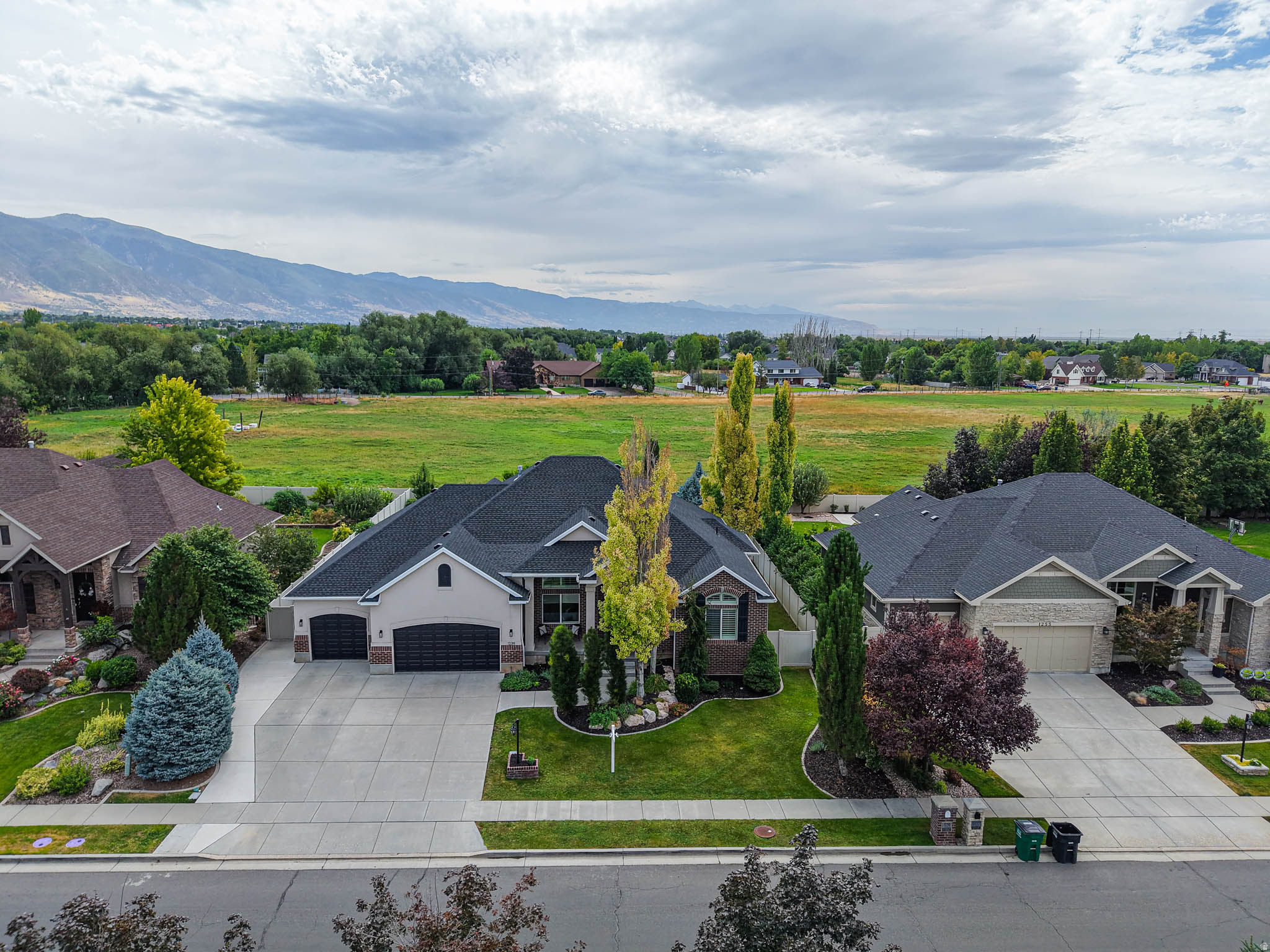 main property photo 45