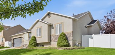 image of property with 5 Bed | 3 Bath | 2,536 Sqft