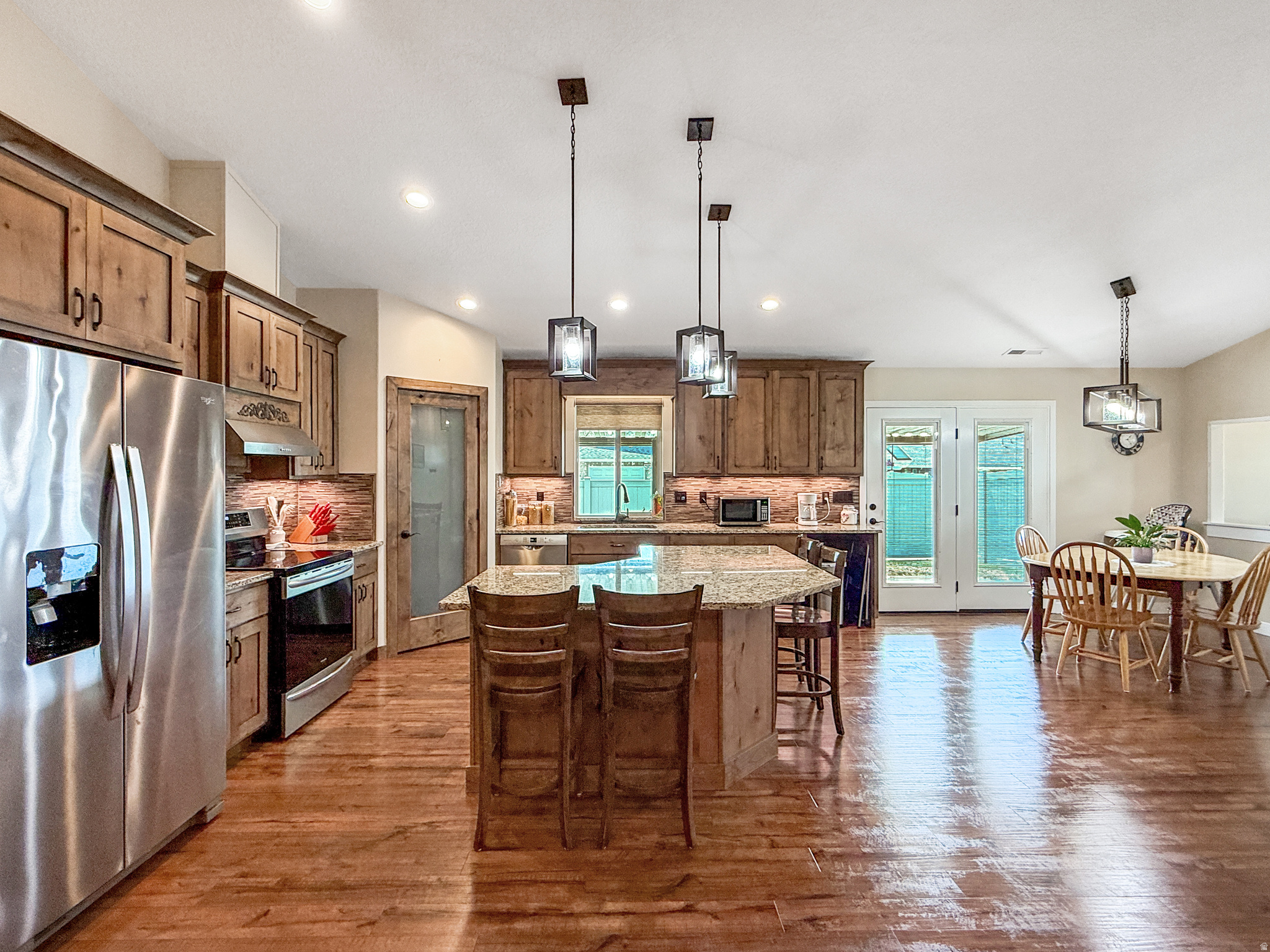 main property photo 9