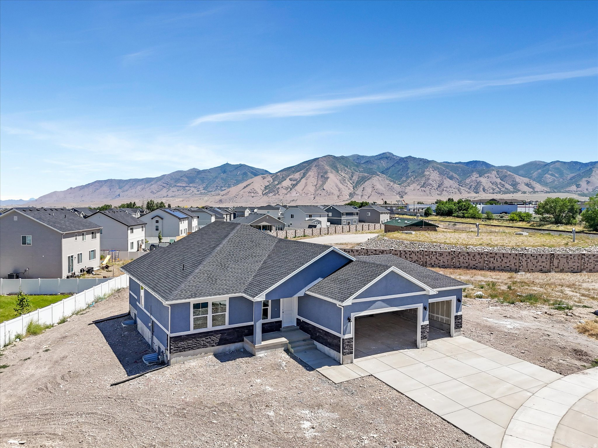 main property photo 0