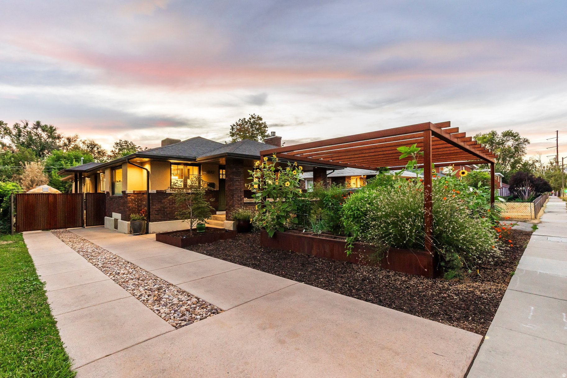 main property photo 35