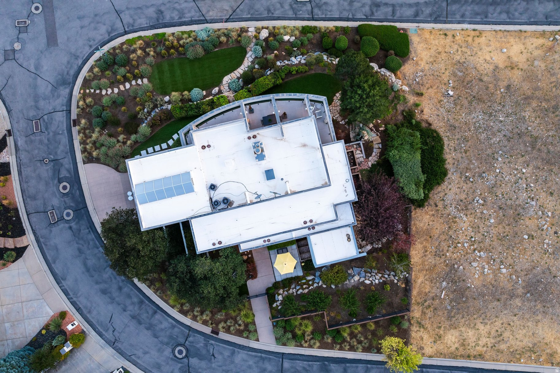 main property photo 10
