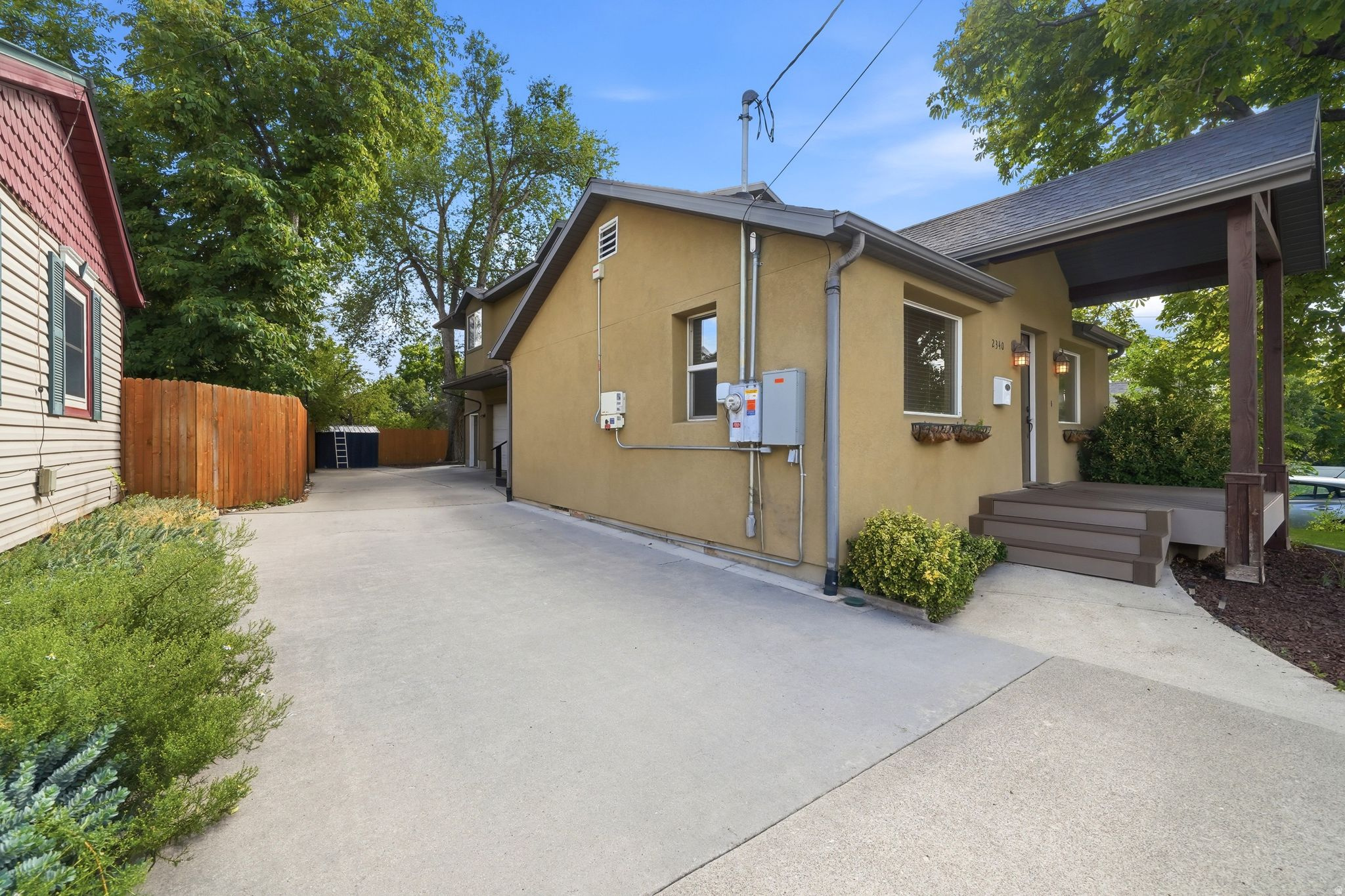 main property photo 40