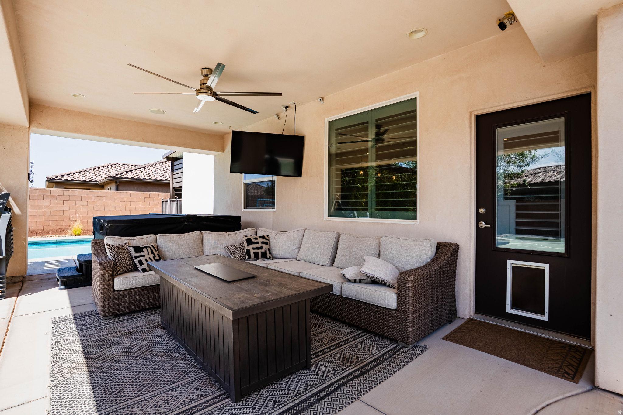 main property photo 33