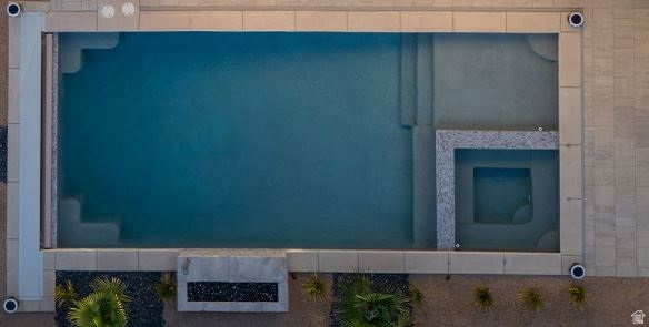 main property photo 9