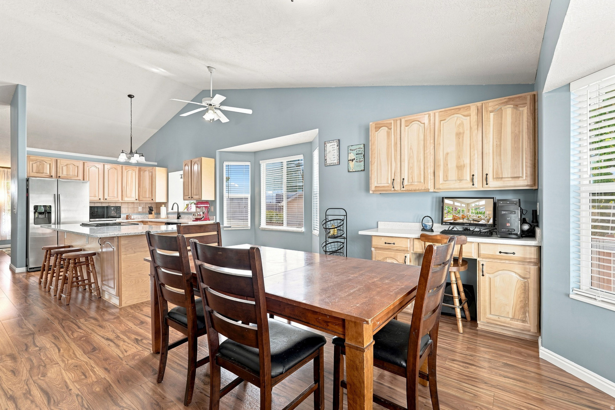 main property photo 5