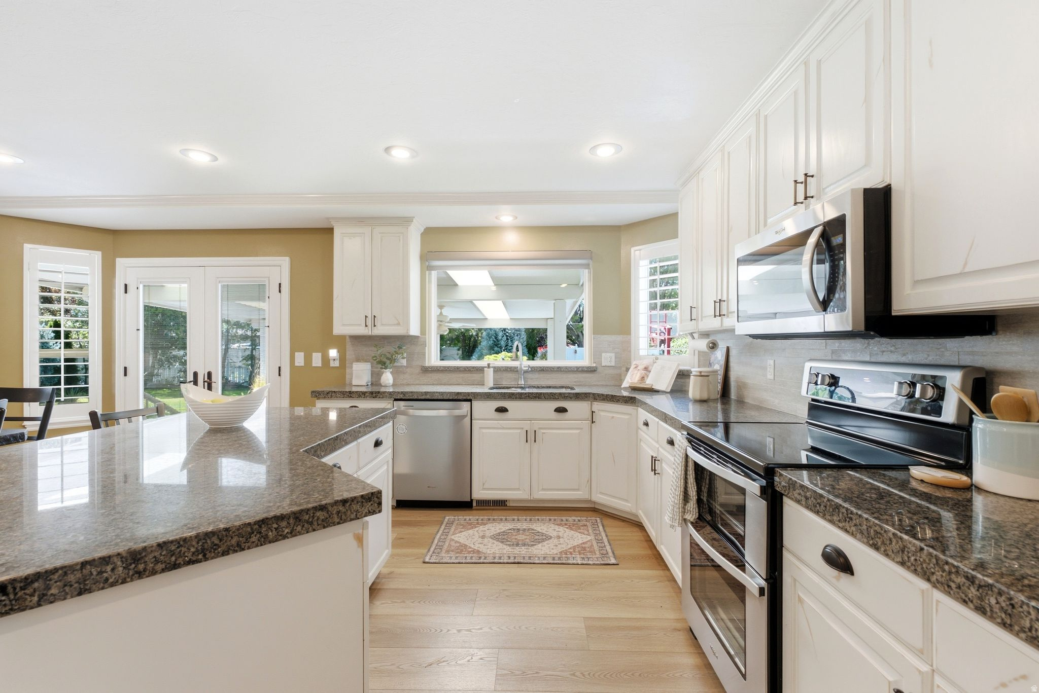 main property photo 16