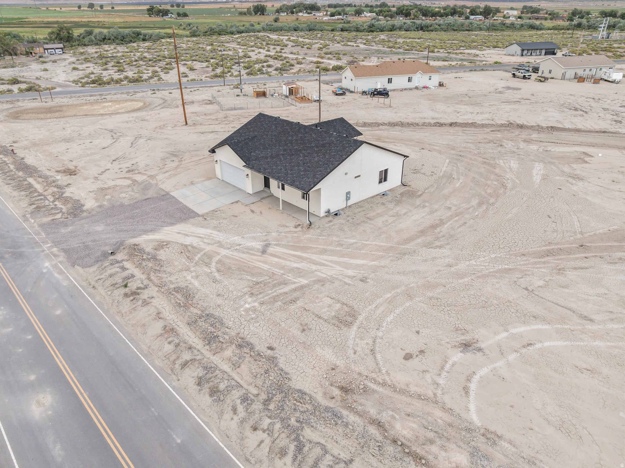 main property photo 35
