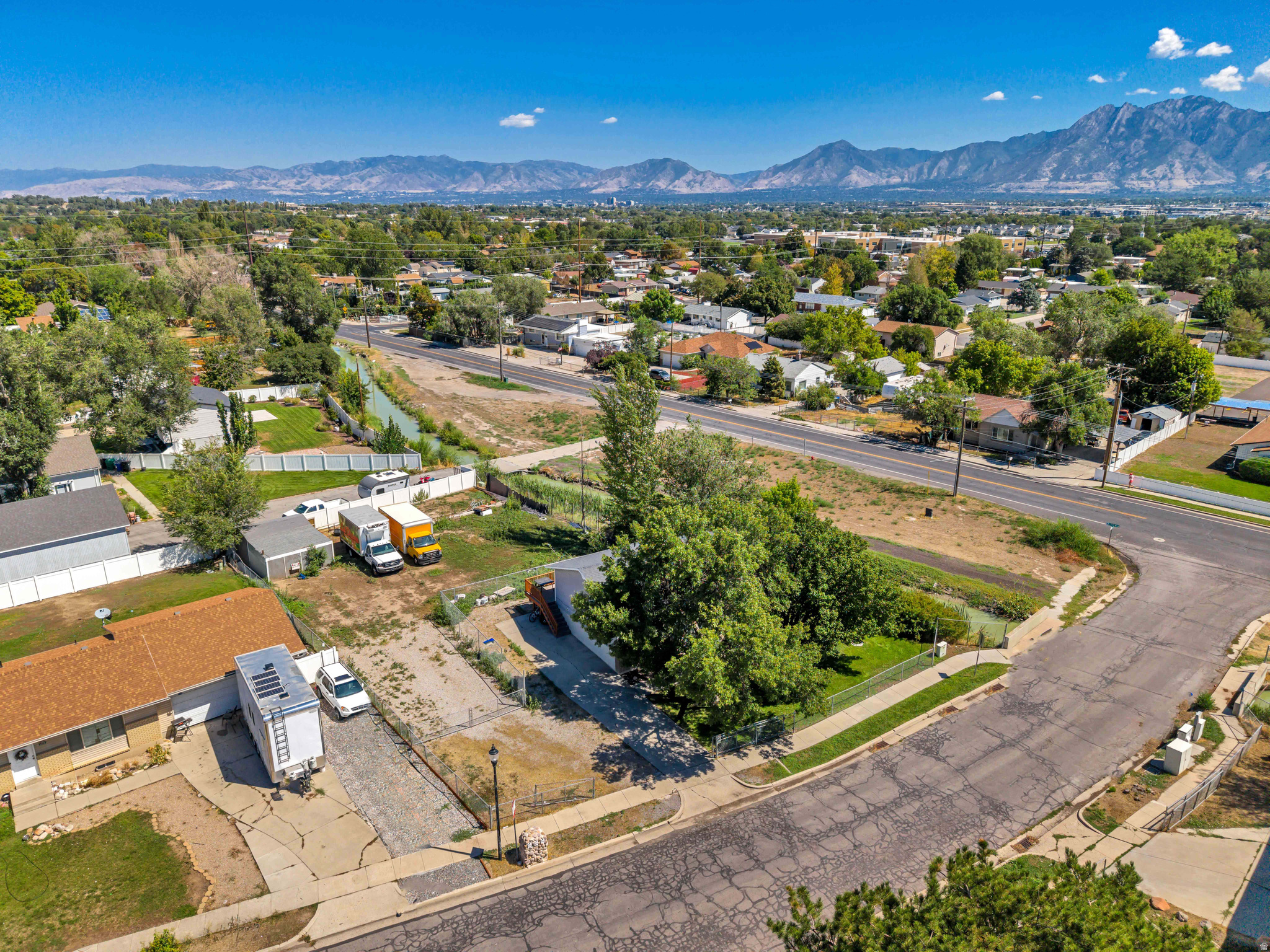 main property photo 23