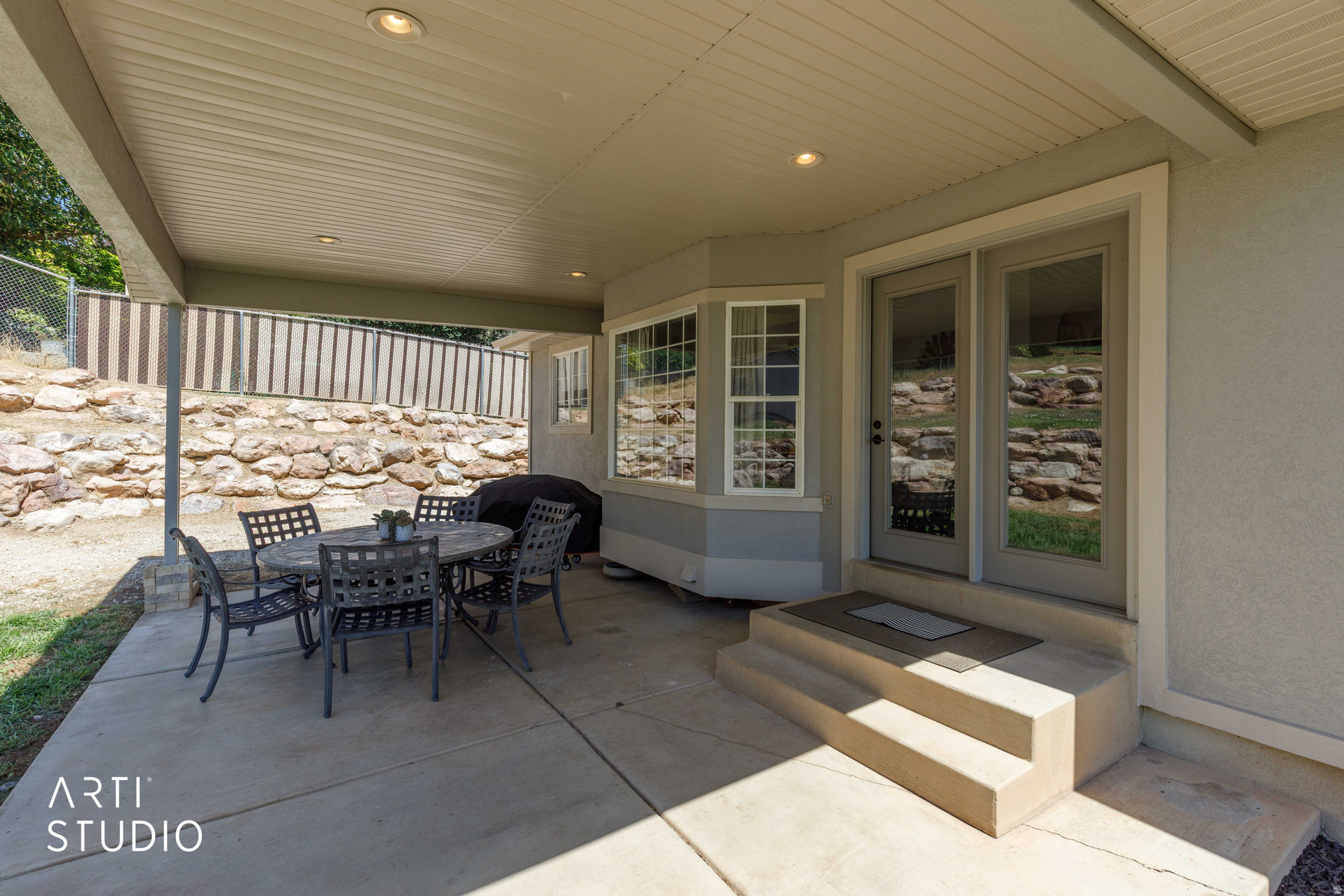 main property photo 32