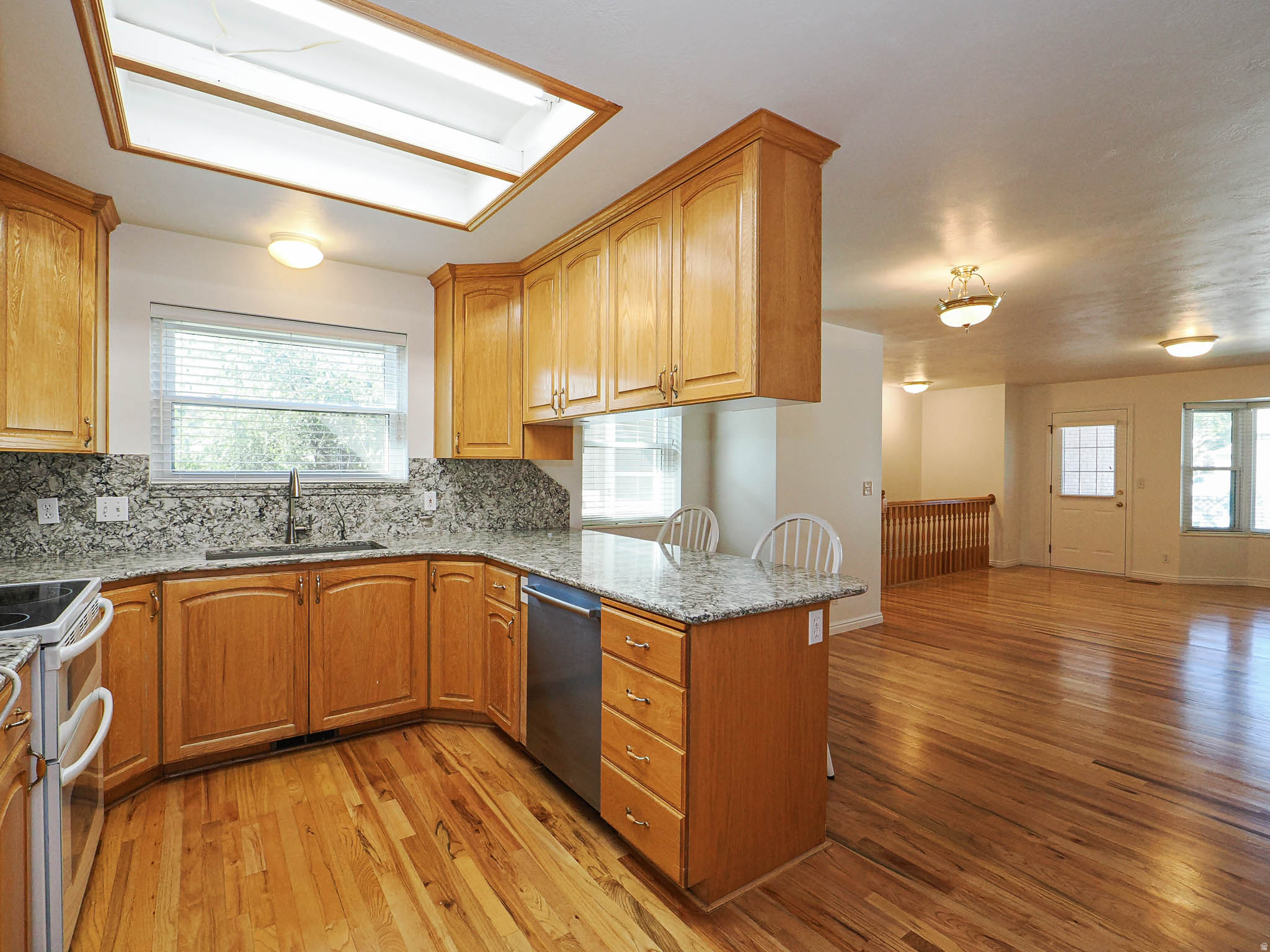 main property photo 13