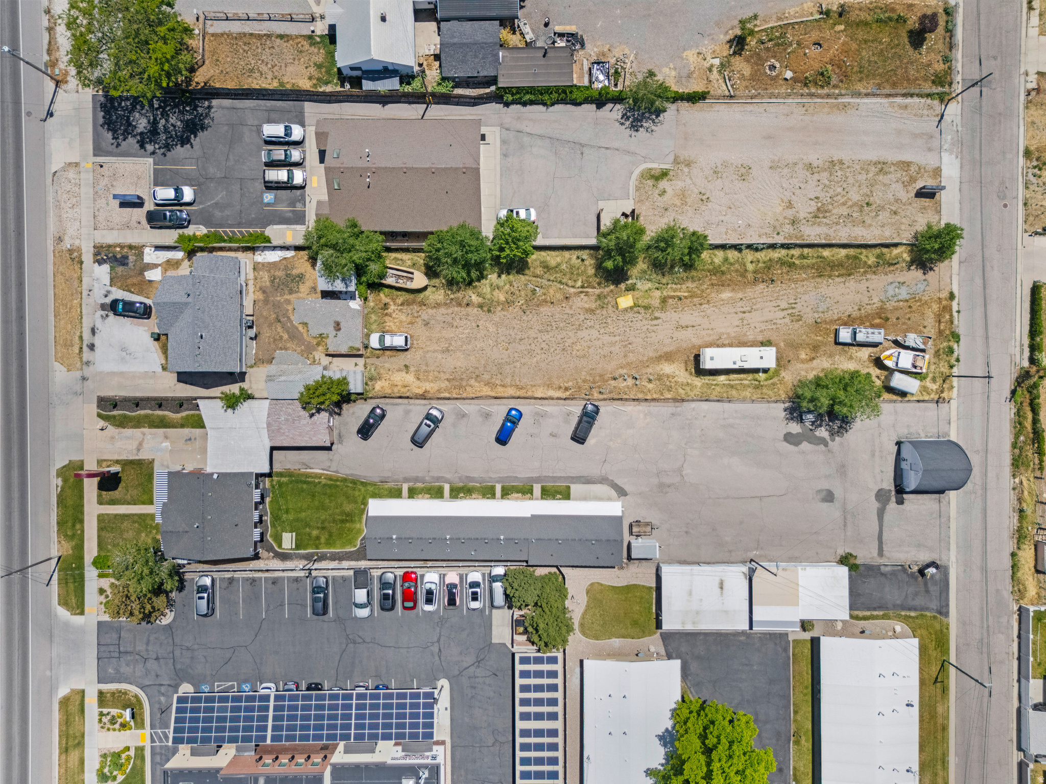 main property photo 40