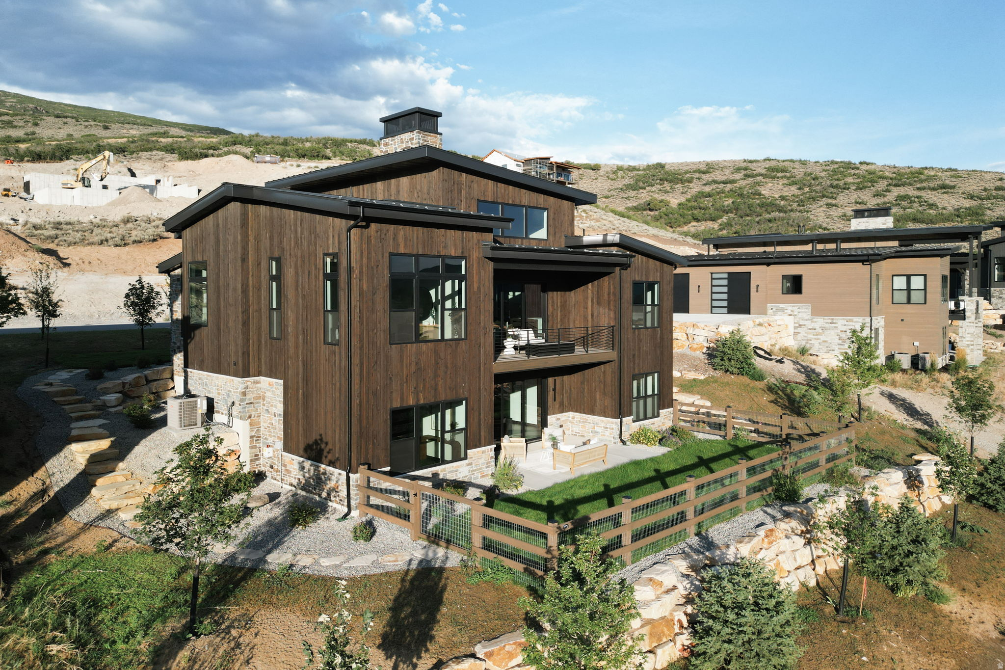 main property photo 50