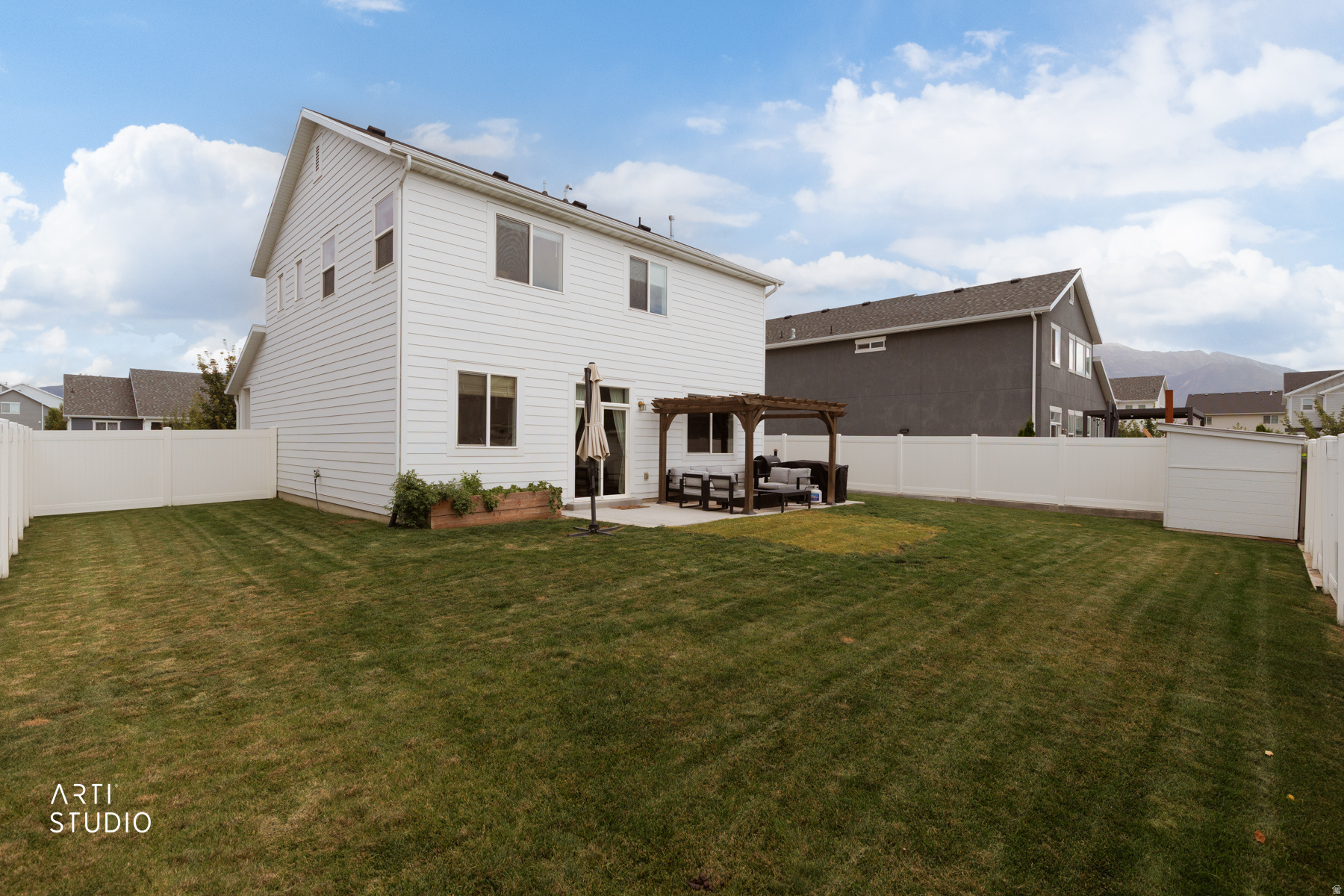main property photo 31