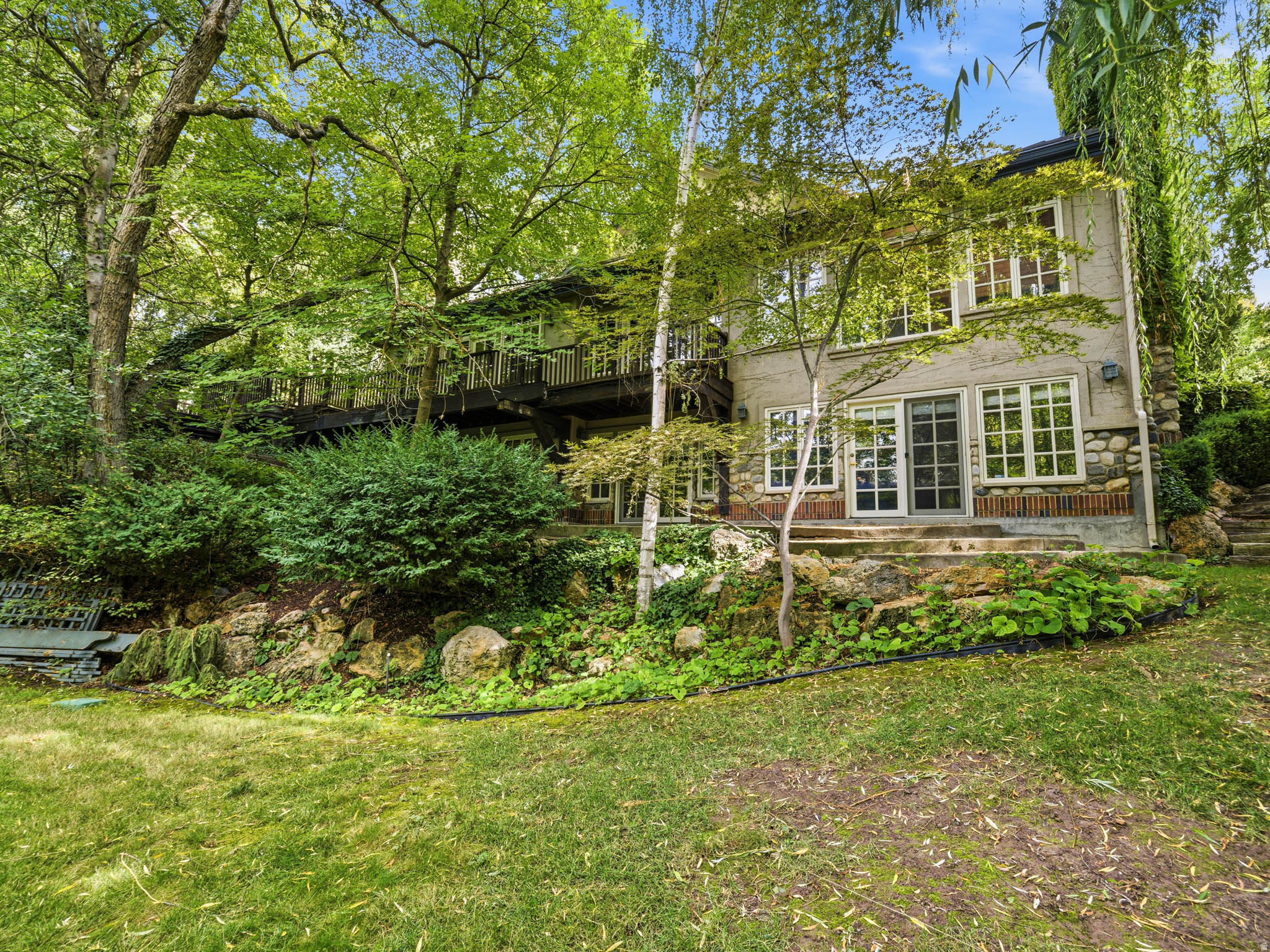 main property photo 12
