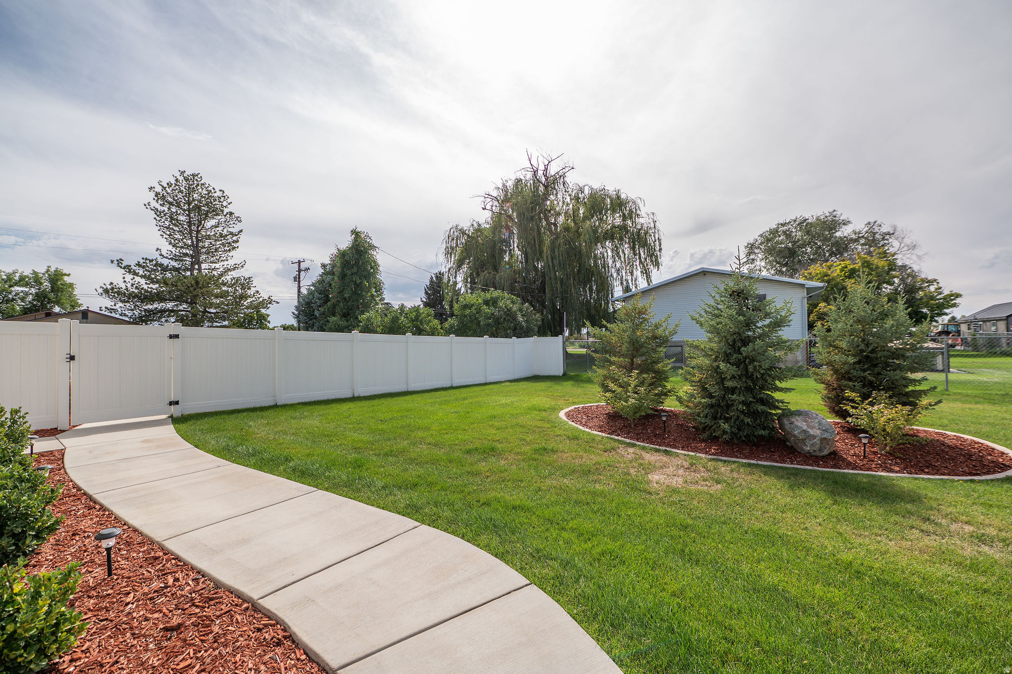 main property photo 51