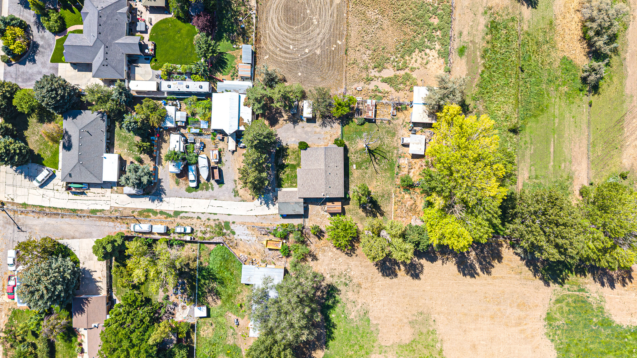 main property photo 32