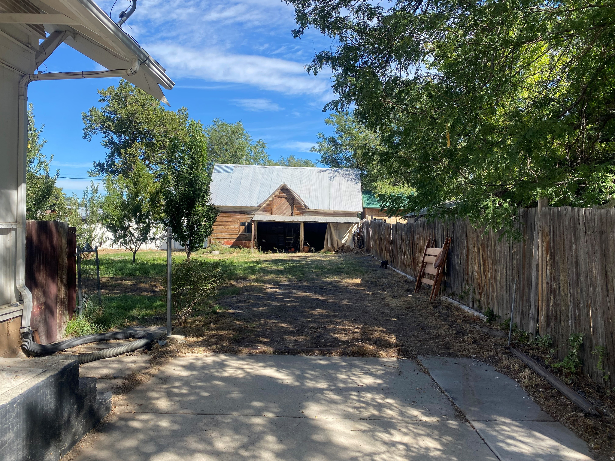 main property photo 37