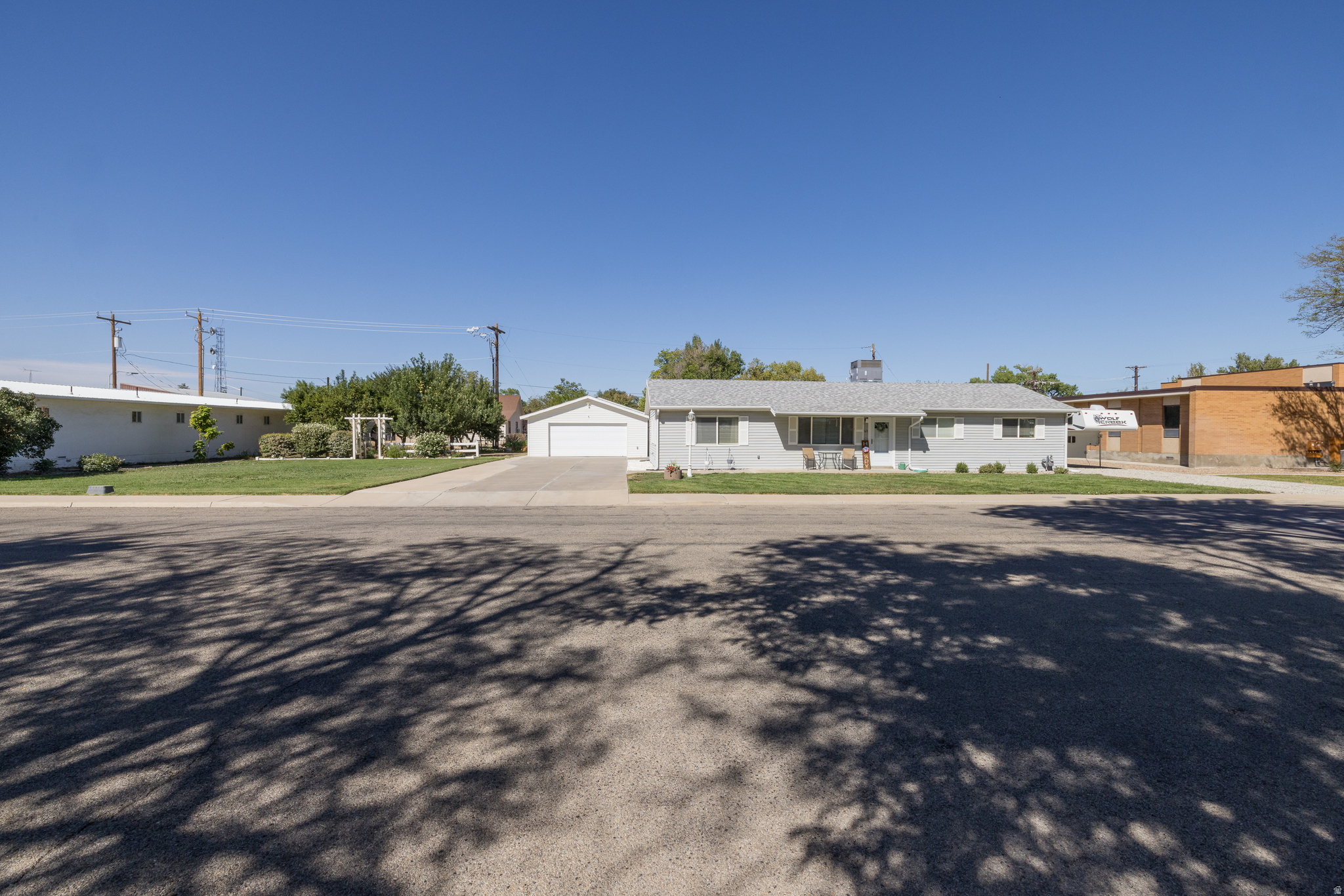 main property photo 23