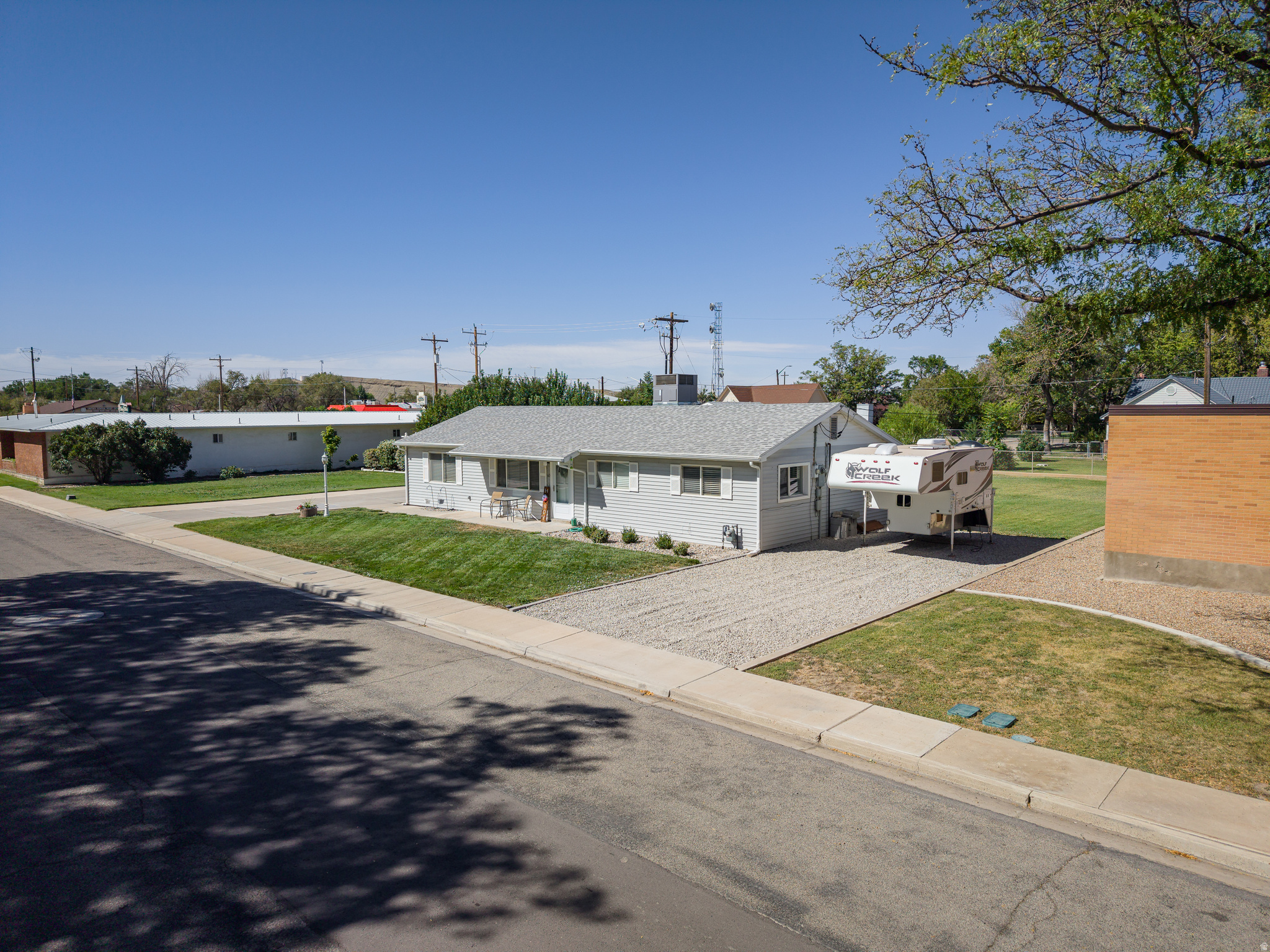 main property photo 37