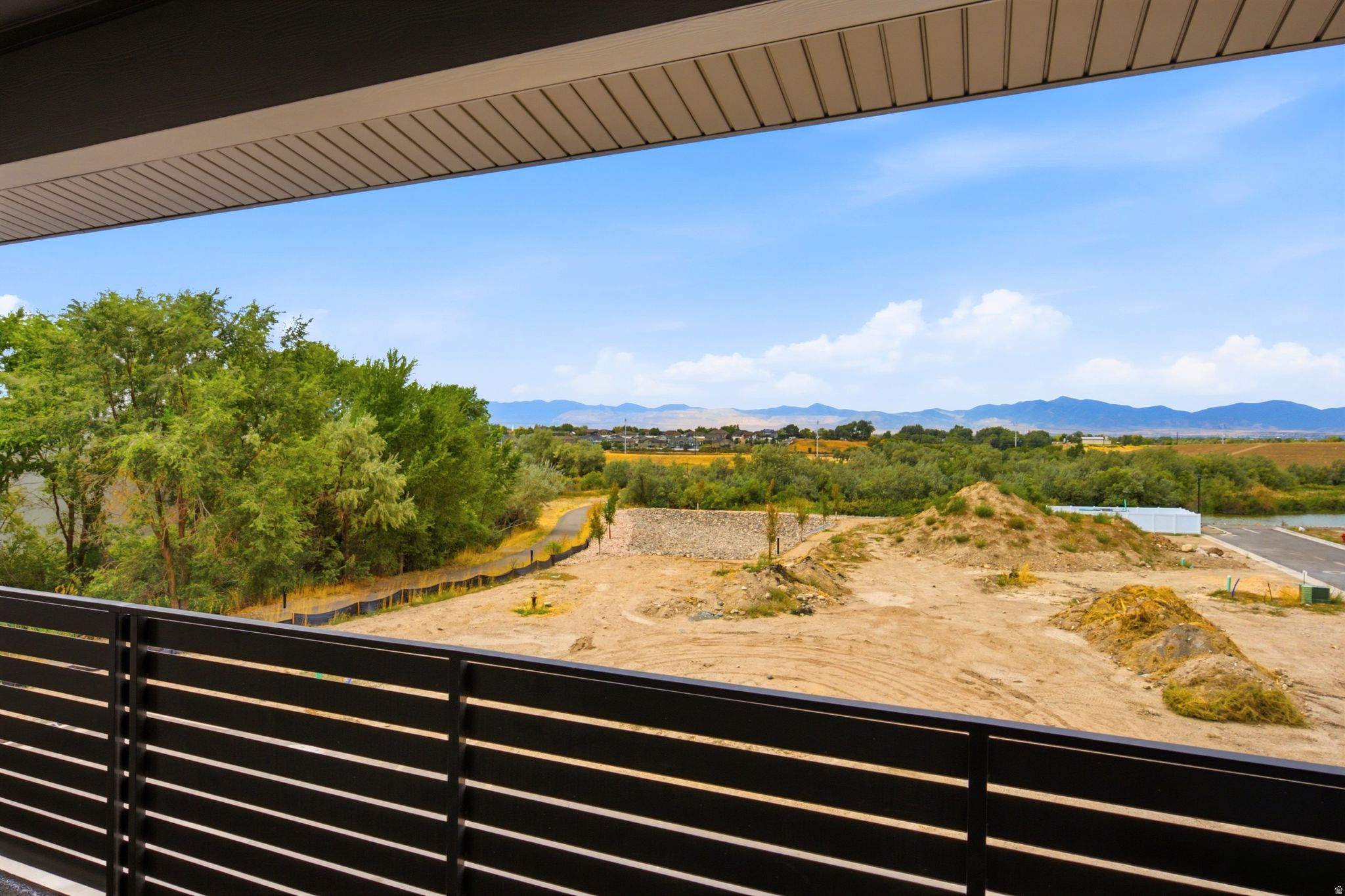 main property photo 20
