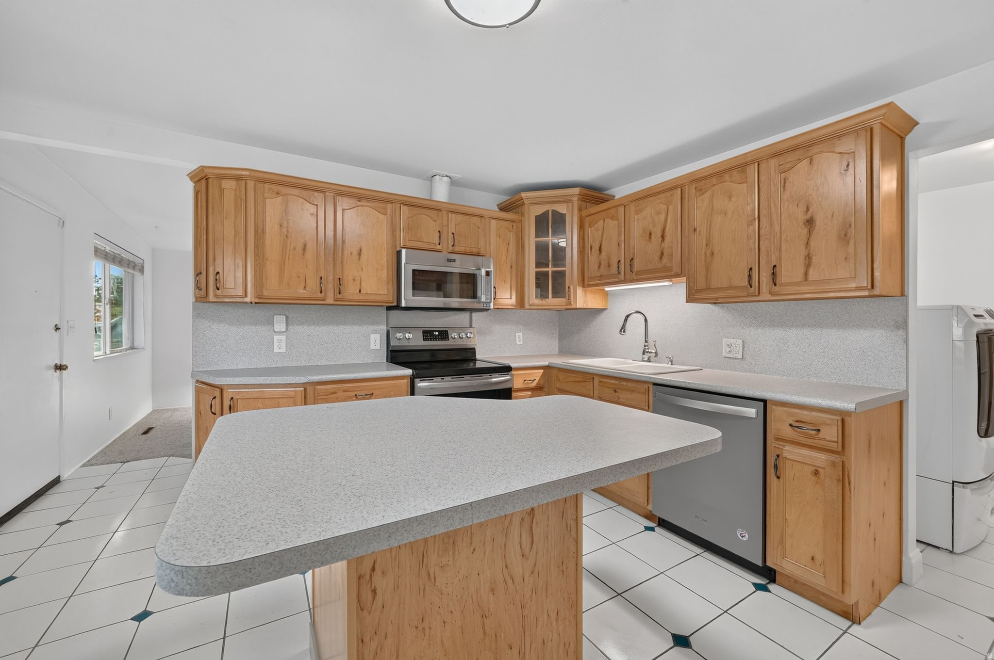 main property photo 9