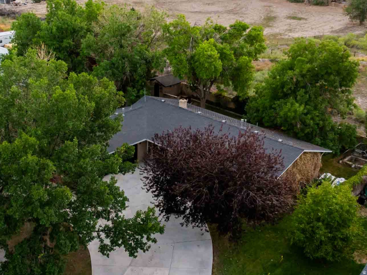 main property photo 39