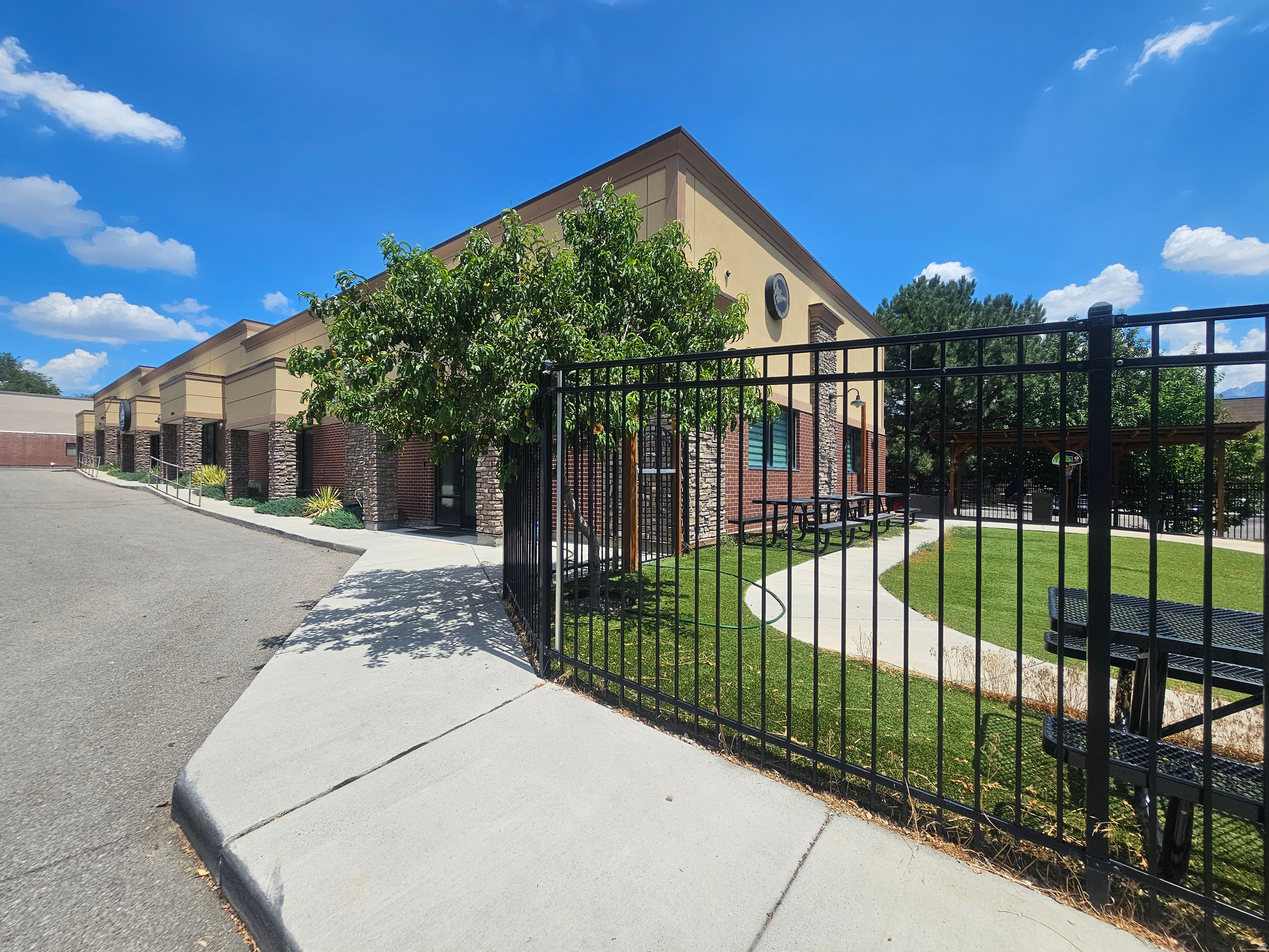 main property photo 2