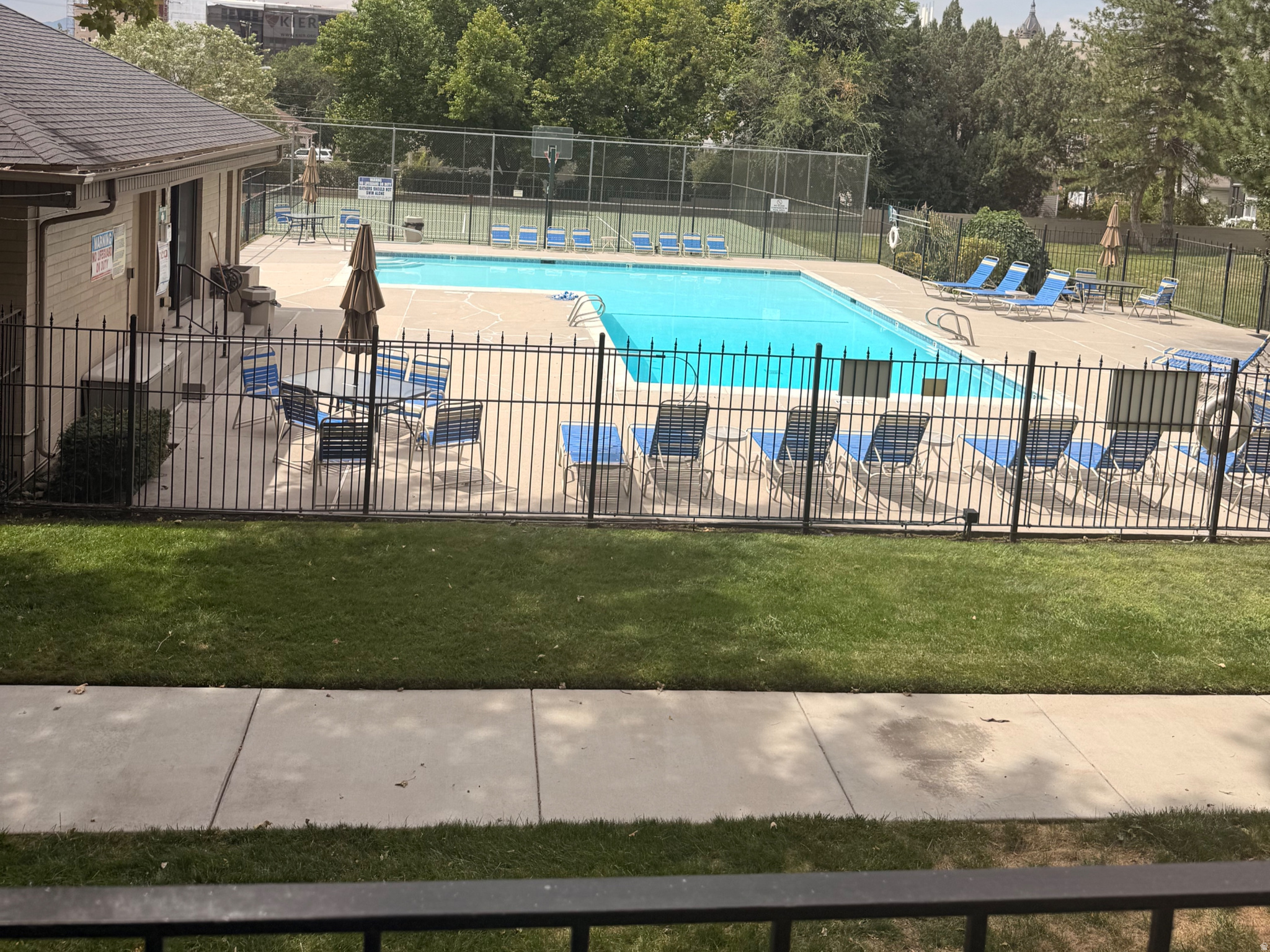 main property photo 12